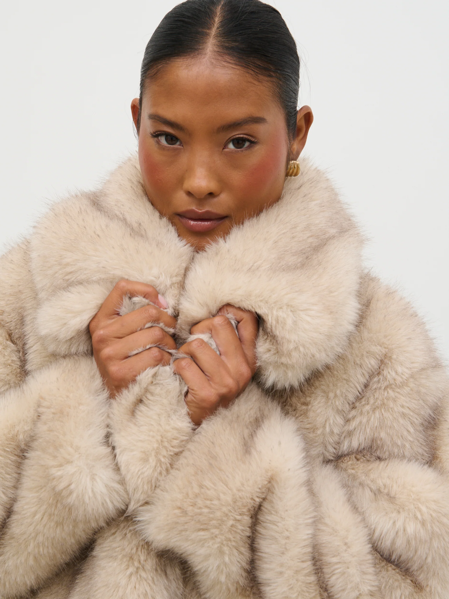 Agatha Short Faux Fur Coat - Beige Marl - Image 3