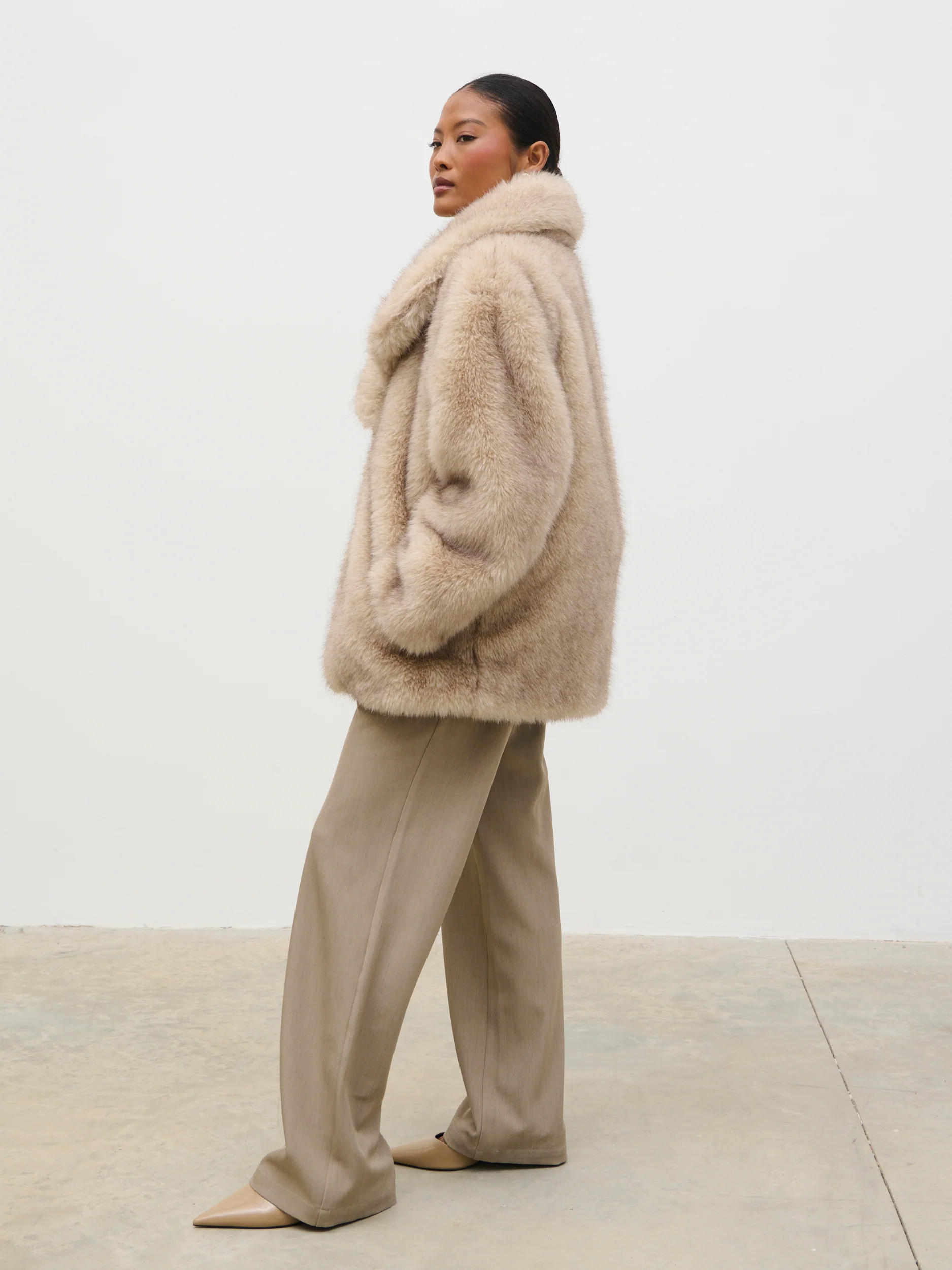 Agatha Short Faux Fur Coat - Beige Marl - Image 4