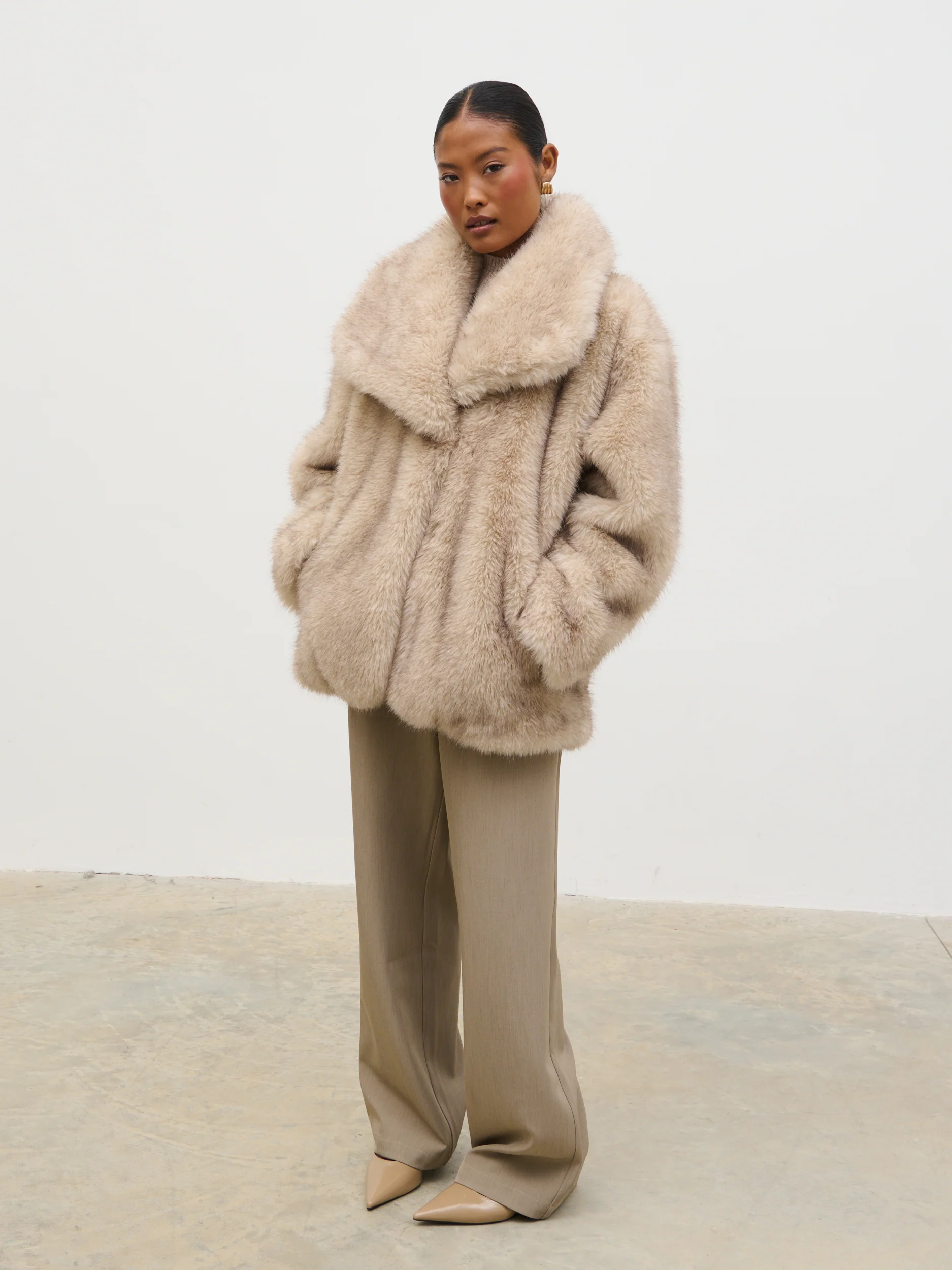 Agatha Short Faux Fur Coat - Beige Marl - Image 5