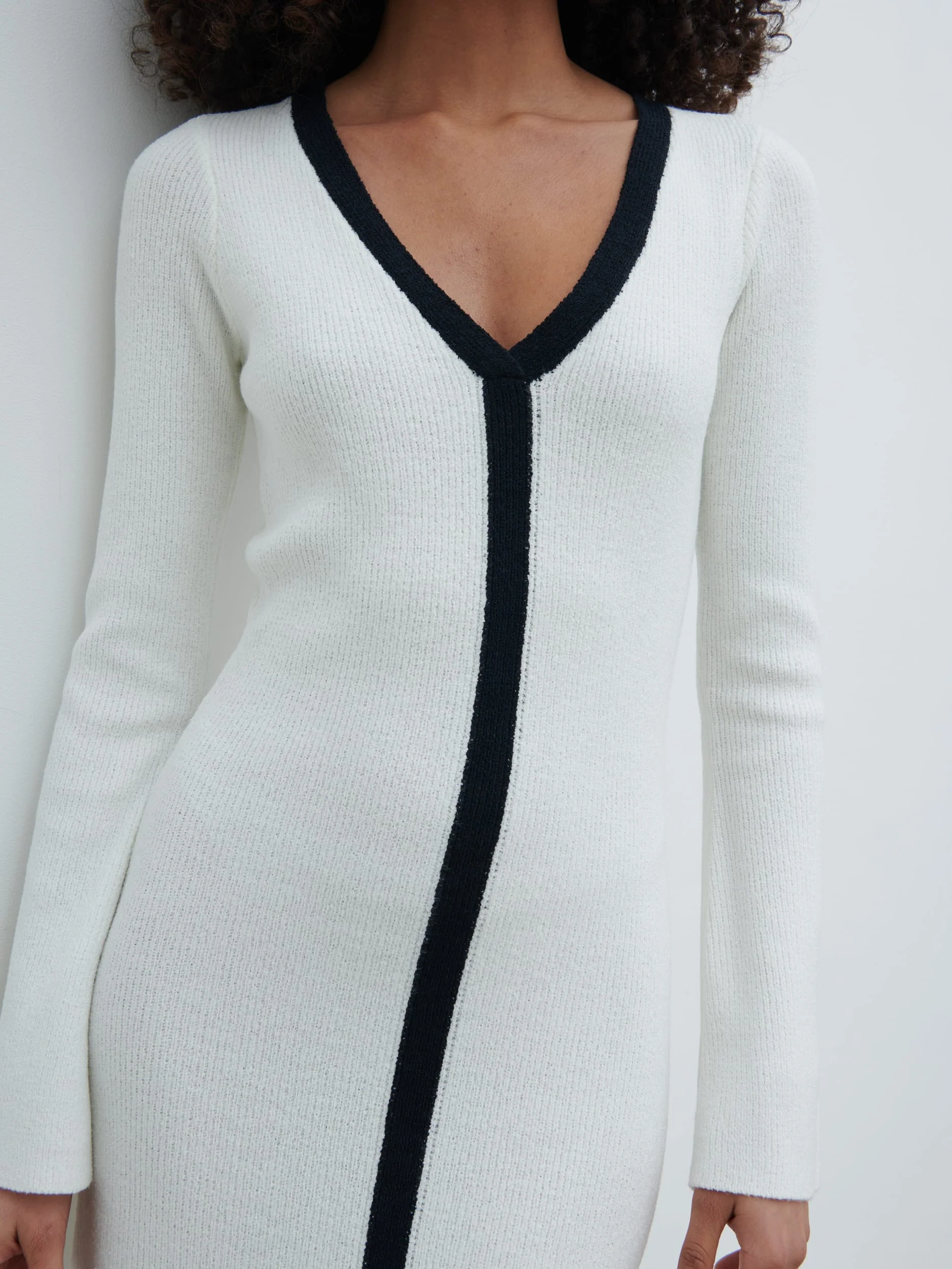 Ailey Contrast Seam Knit Midaxi Dress - Cream and Black - Image 4