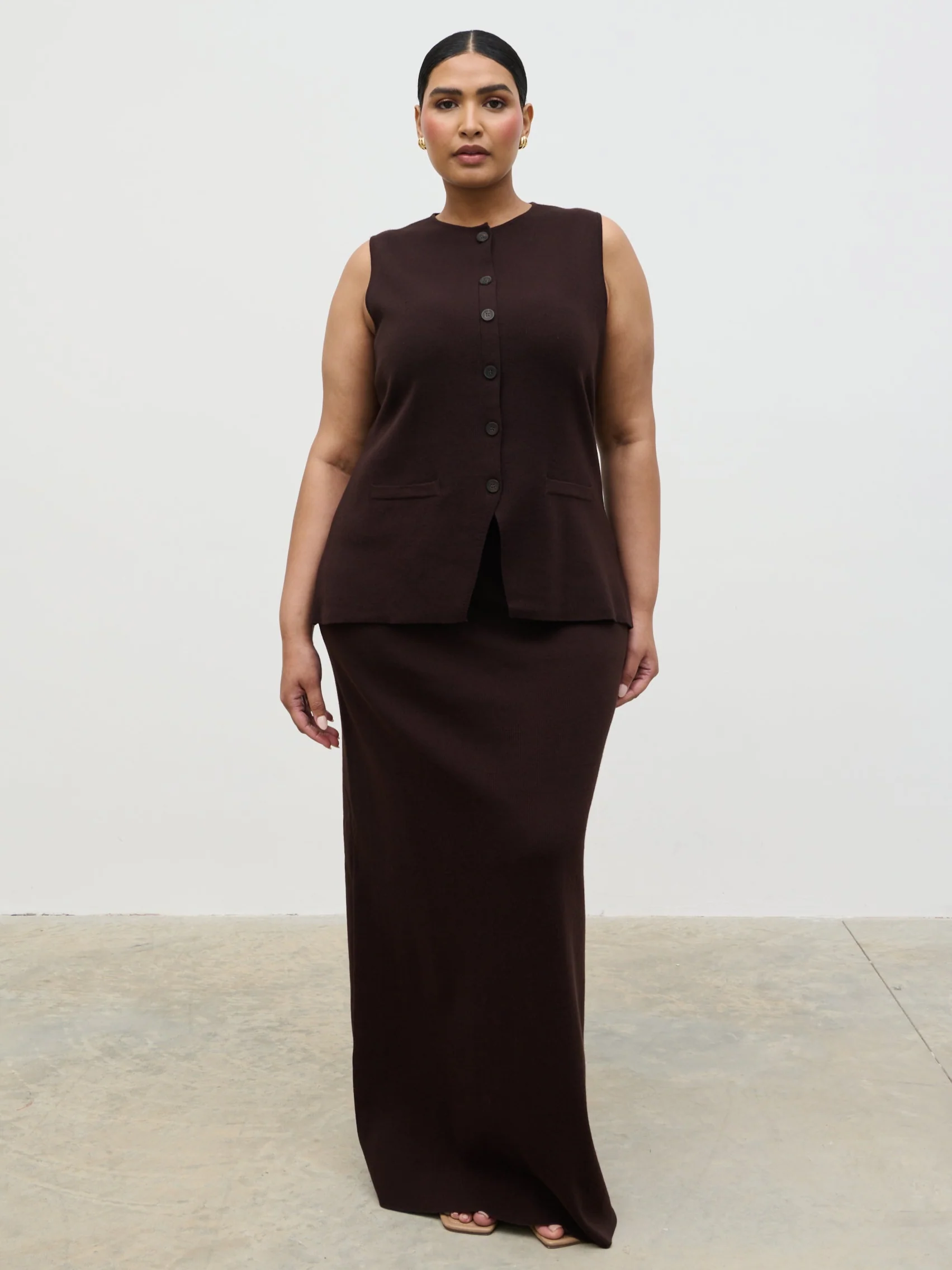 Alba Knit Waistcoat Curve - Chocolate - Image 4