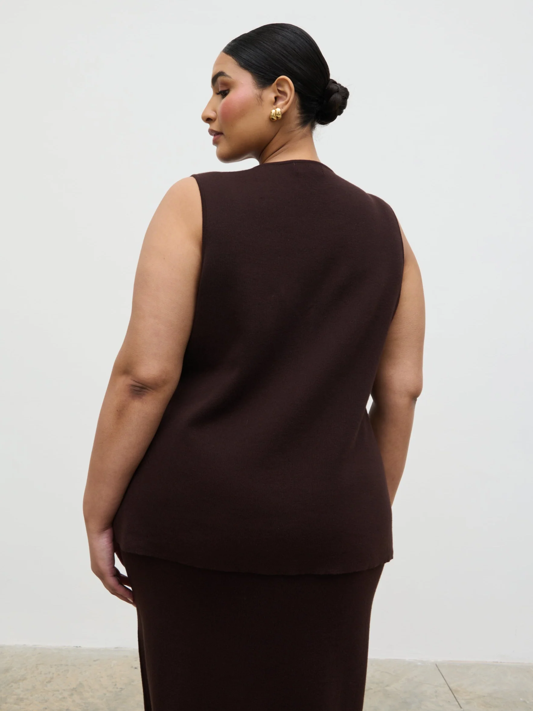 Alba Knit Waistcoat Curve - Chocolate - Image 6
