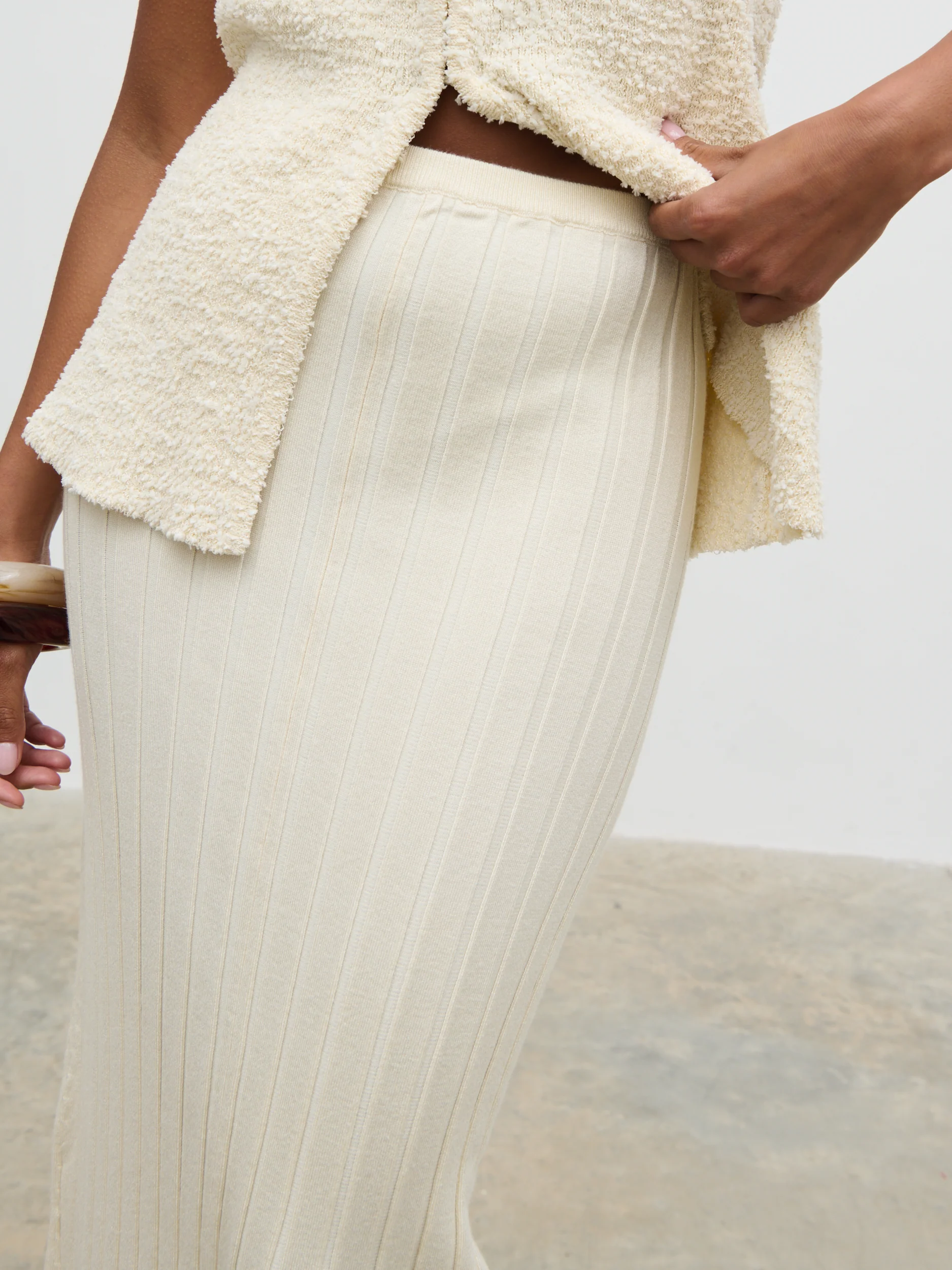 Alma Pleated Knit Maxi Skirt - Cream - Image 4