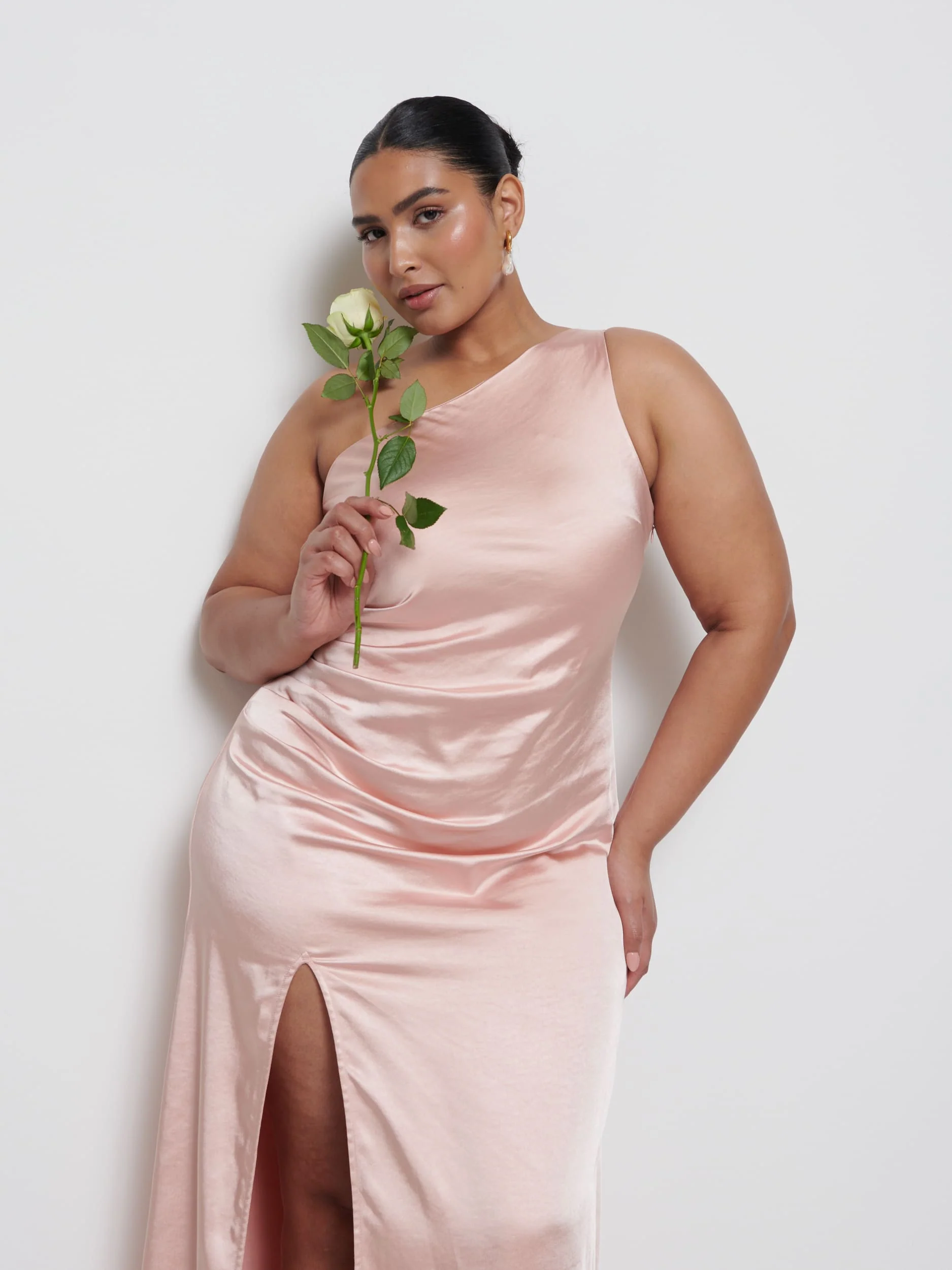 Amelia Ruched Maxi Bridesmaid Dress Curve - Blush - Image 2