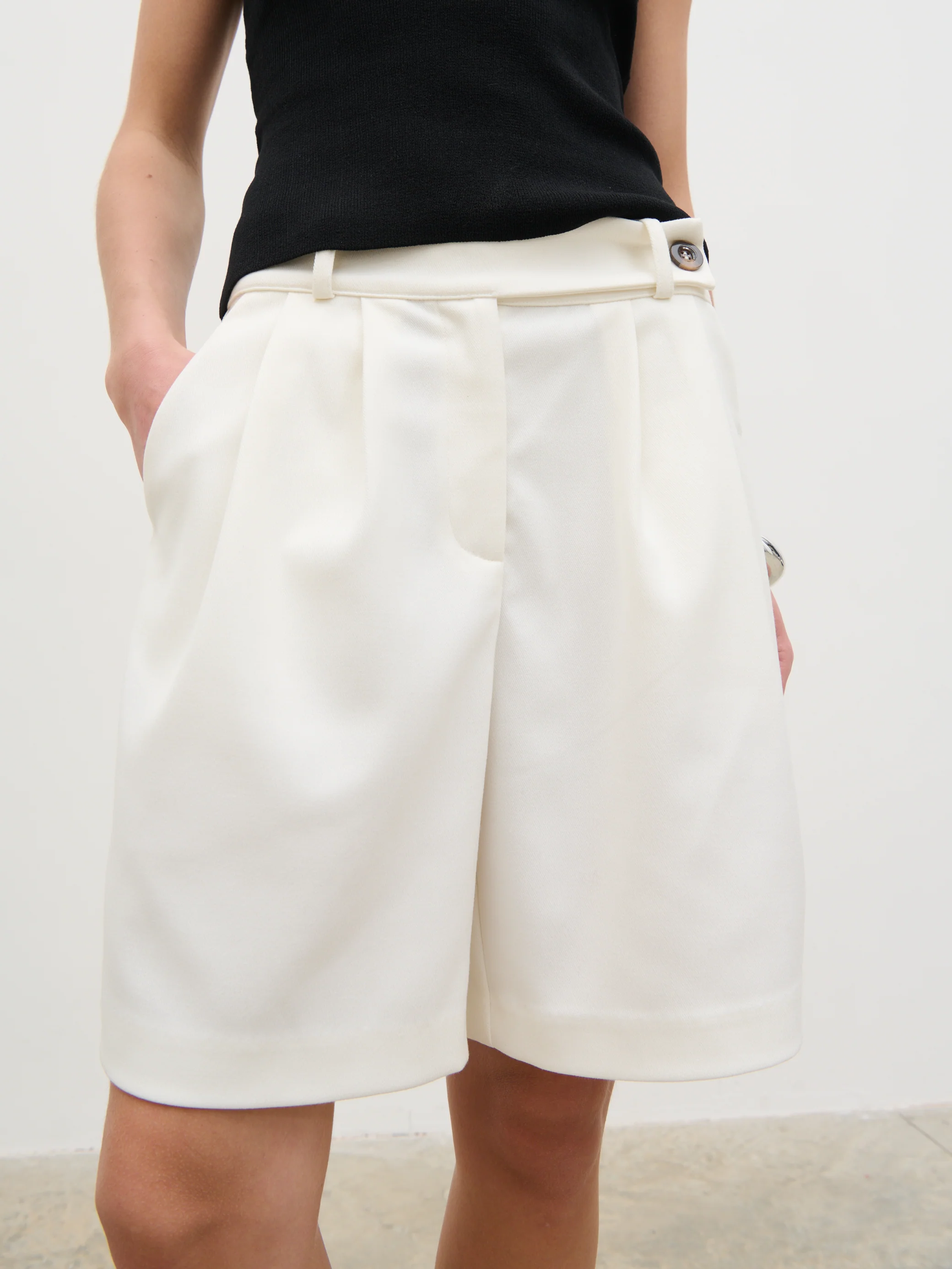 Amelise Bermuda Shorts - Cream - Image 5