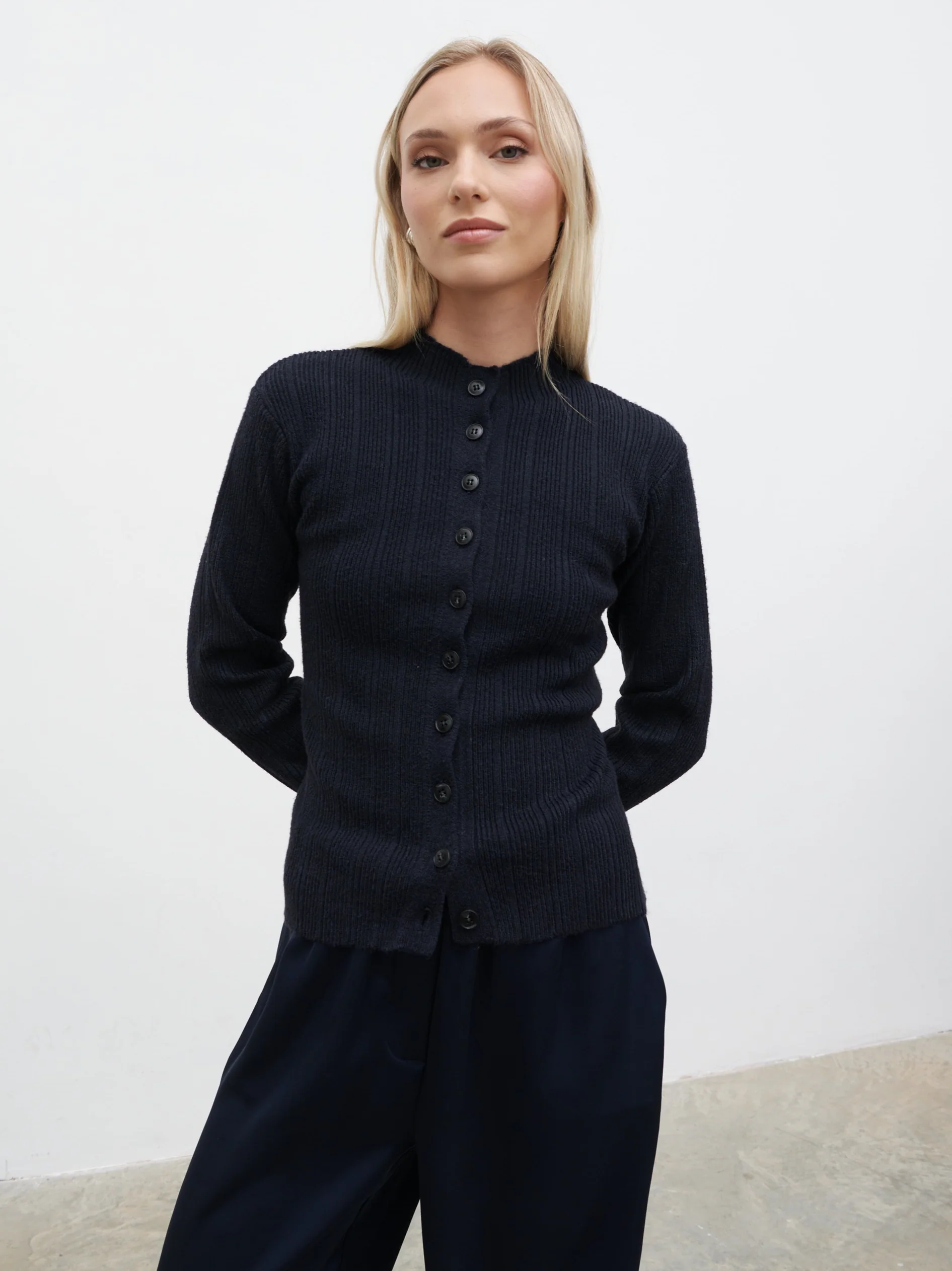 Ariana Fitted Knit Buttoned Cardigan - Navy - Image 2
