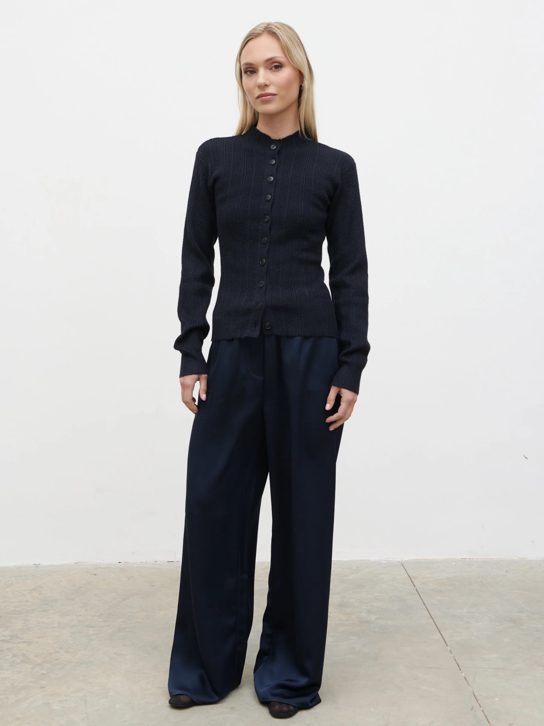 Ariana Fitted Knit Buttoned Cardigan - Navy - Image 3
