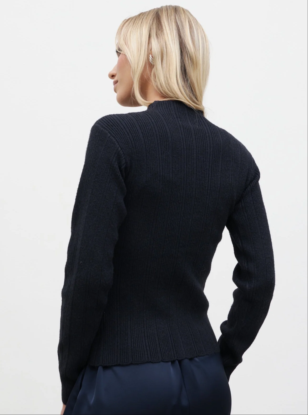 Ariana Fitted Knit Buttoned Cardigan - Navy - Image 6