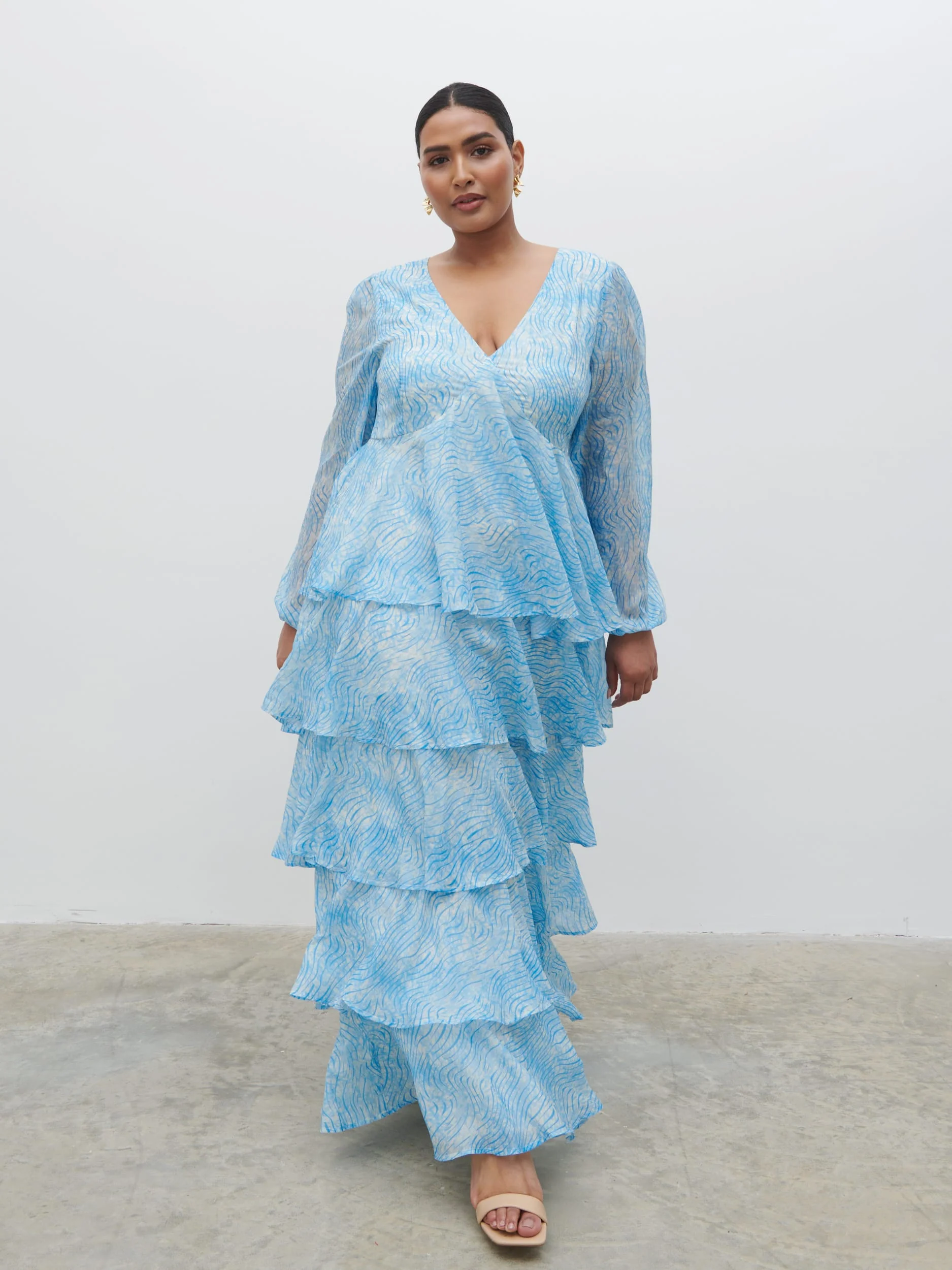Ashton Ruffle Maxi Dress Curve - Blue Swirl - Image 4