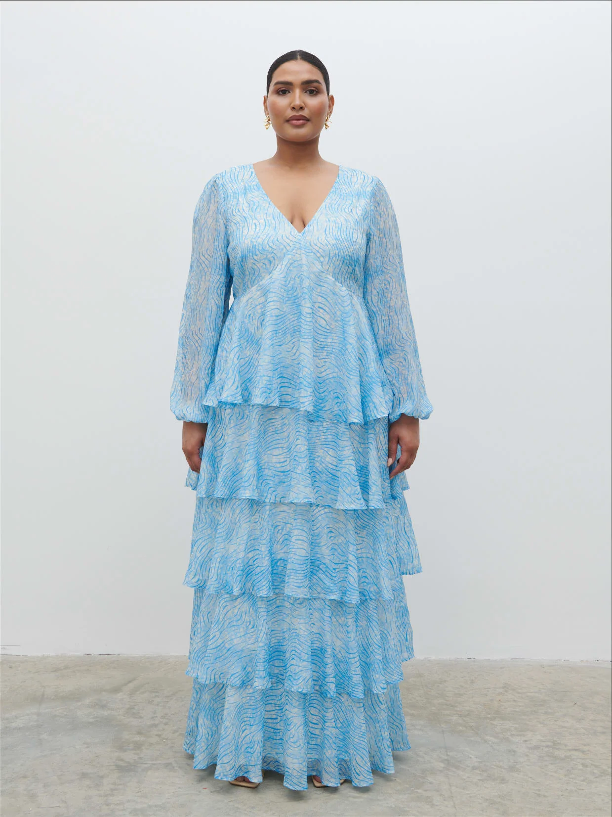 Ashton Ruffle Maxi Dress Curve - Blue Swirl - Image 5