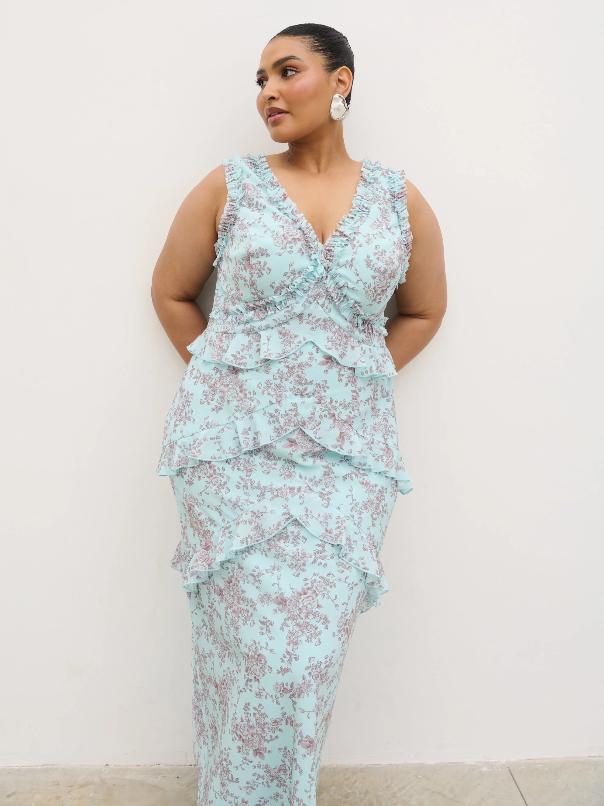 Aurelia Ruffle Maxi Dress Curve - Seaspray and Brown Floral - Image 2
