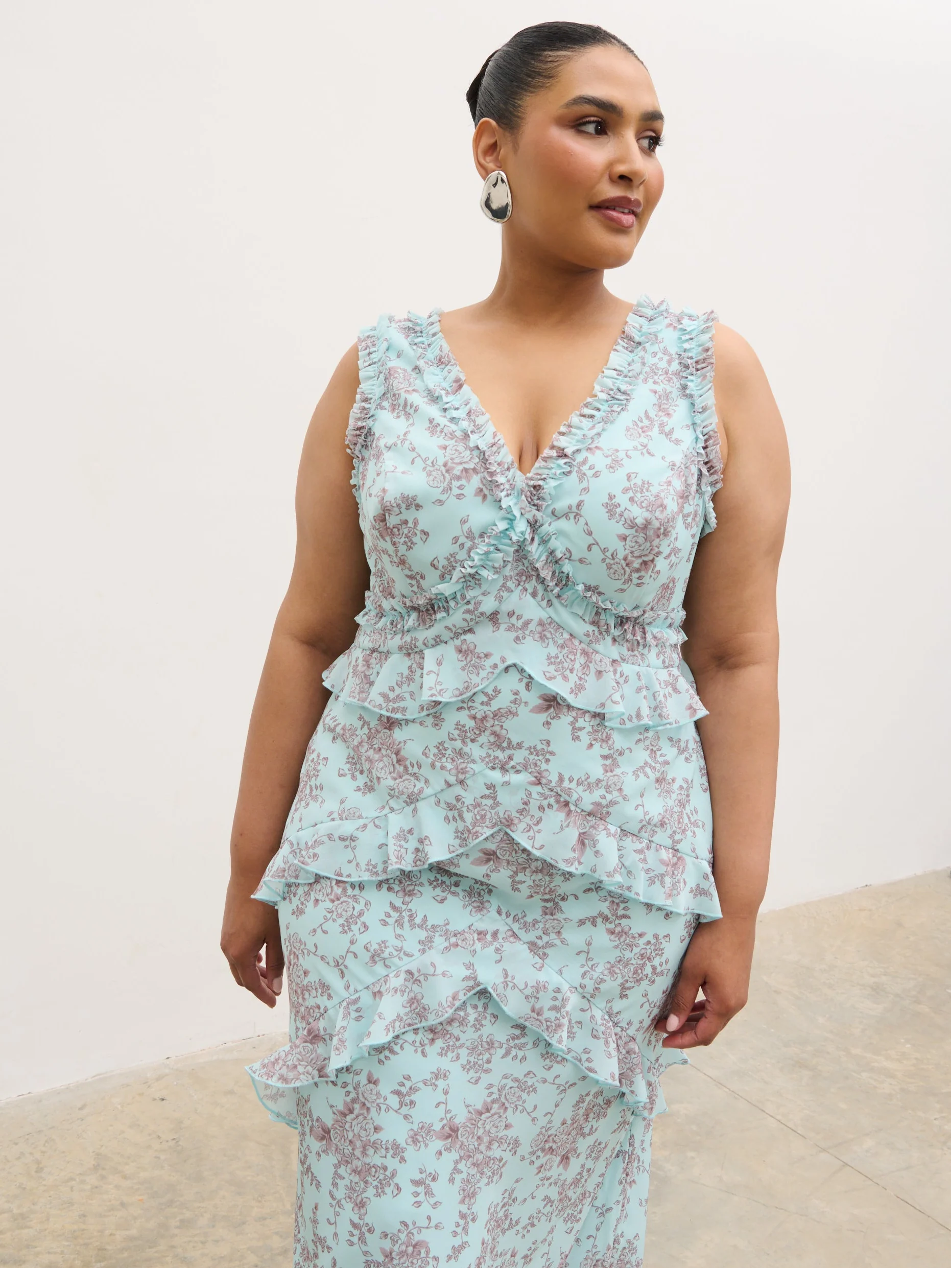 Aurelia Ruffle Maxi Dress Curve - Seaspray and Brown Floral - Image 3