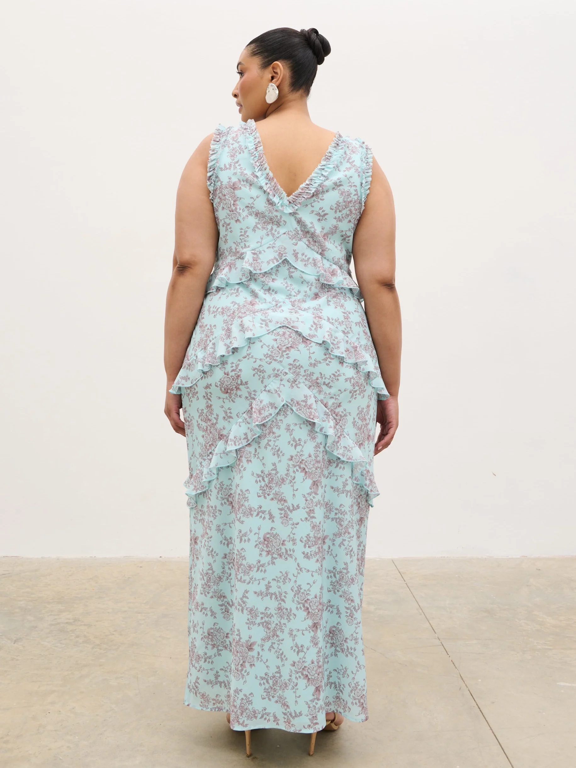Aurelia Ruffle Maxi Dress Curve - Seaspray and Brown Floral - Image 5