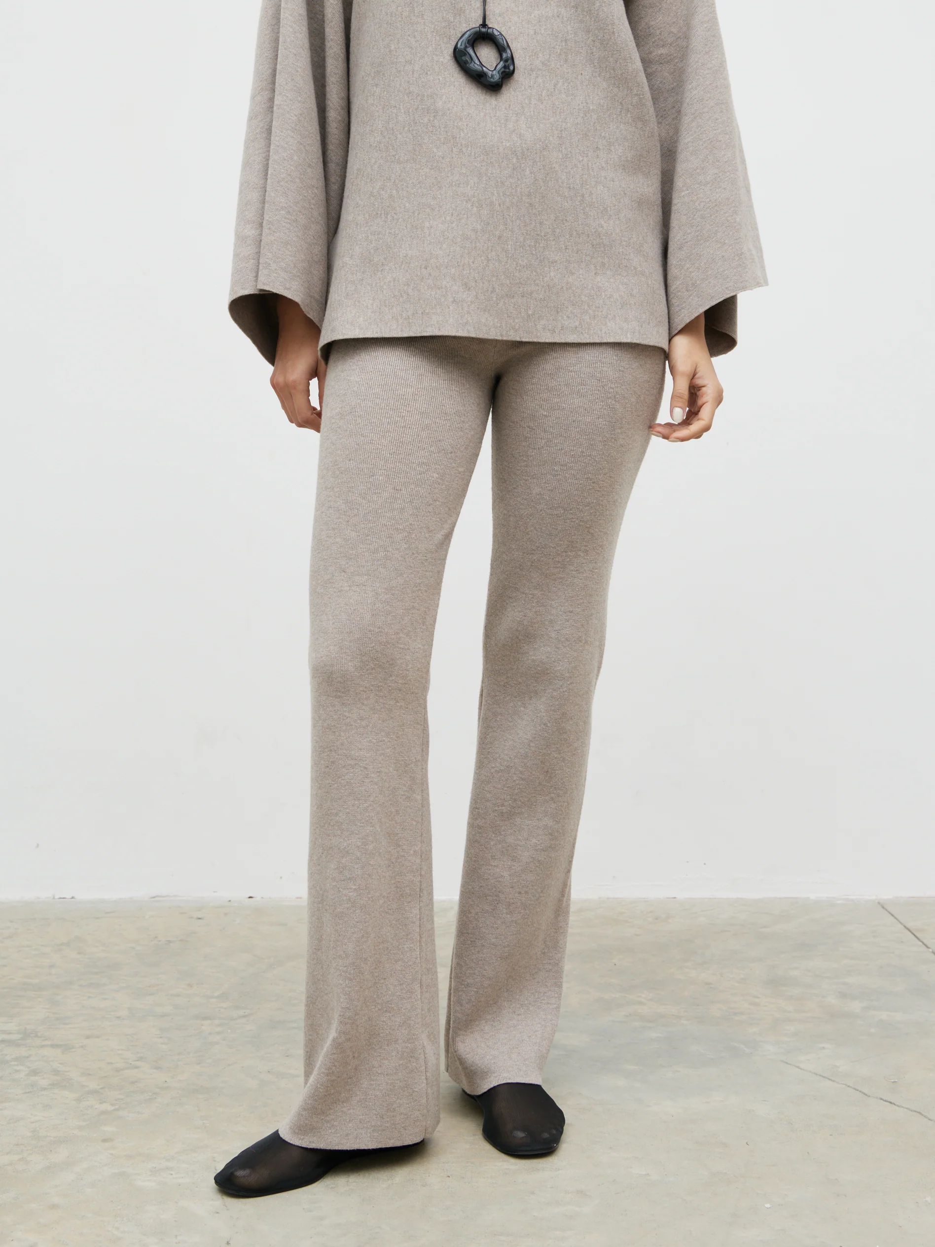 Aurelie Knit Trousers - Dark Taupe - Image 3