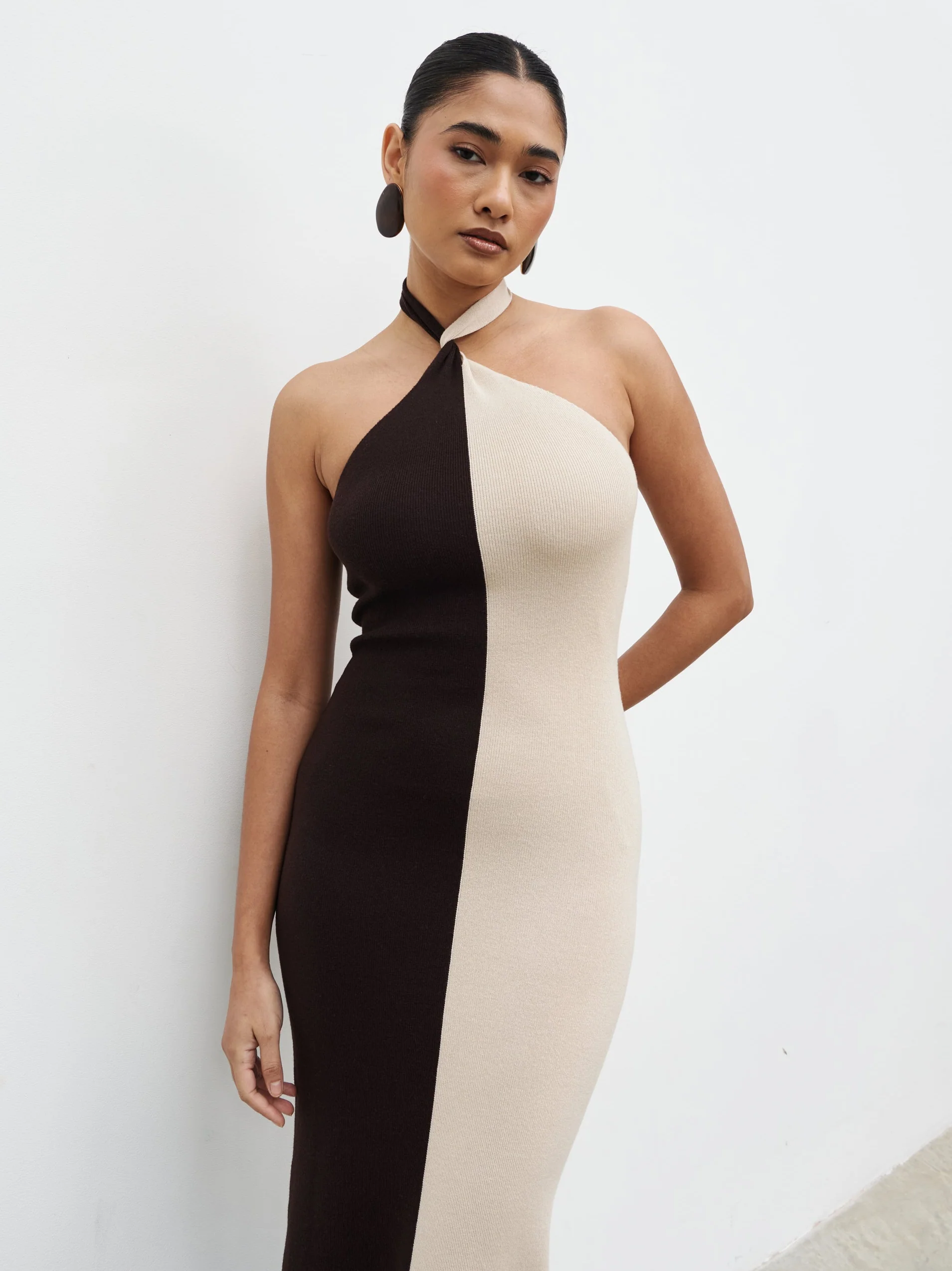 Berkley Contrast Knit Maxi Dress - Beige and Chocolate Brown - Image 3