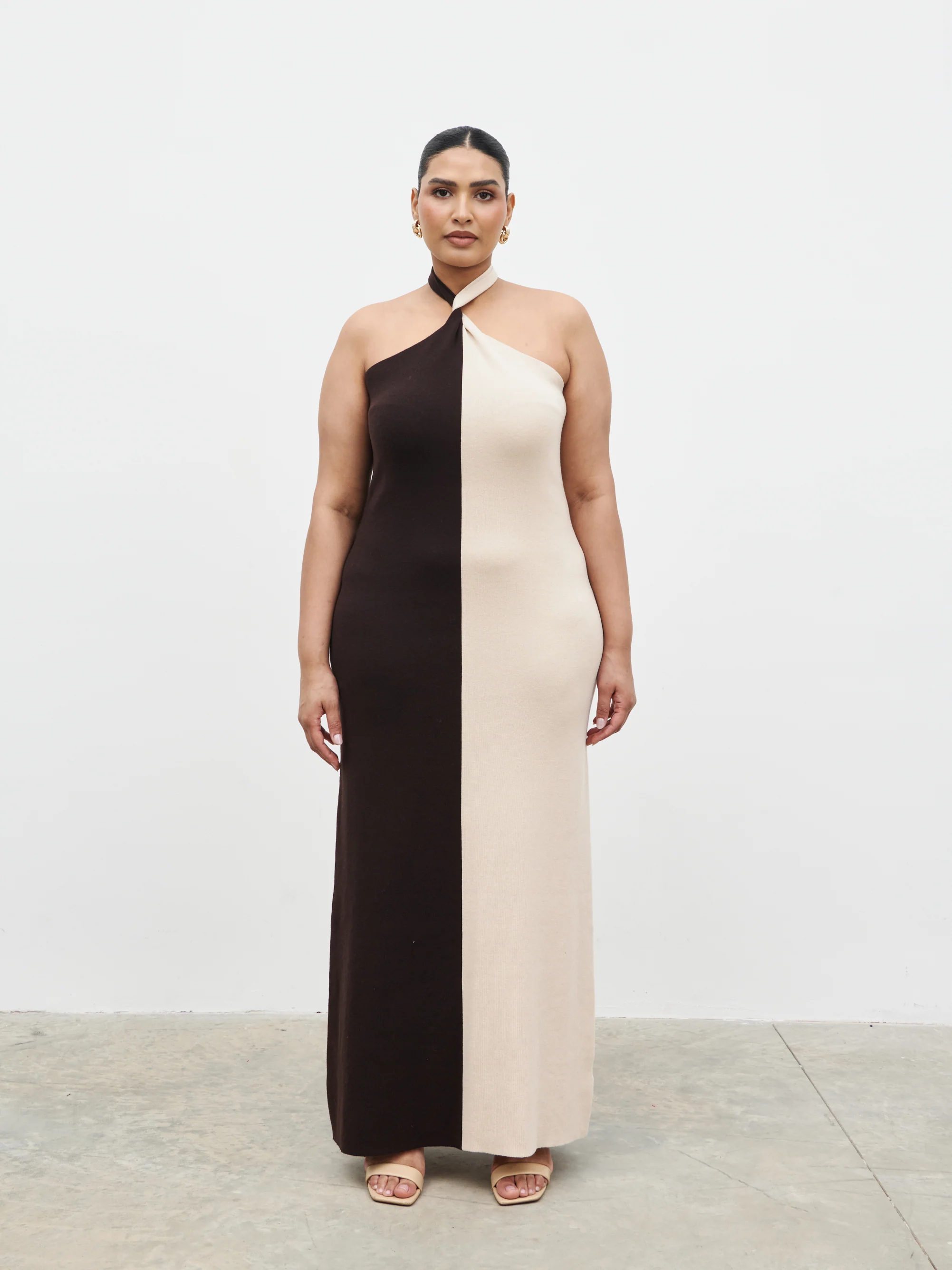 Berkley Contrast Knit Maxi Dress Curve - Beige and Chocolate Brown - Image 7