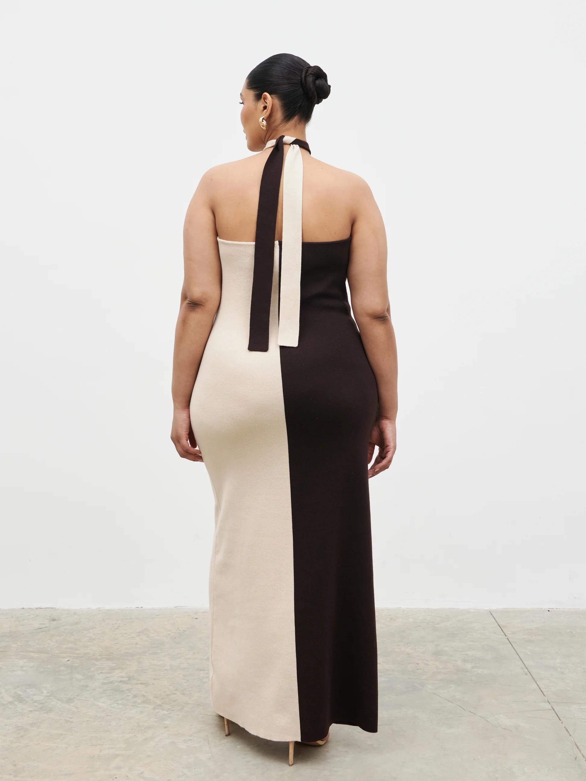 Berkley Contrast Knit Maxi Dress Curve - Beige and Chocolate Brown - Image 8