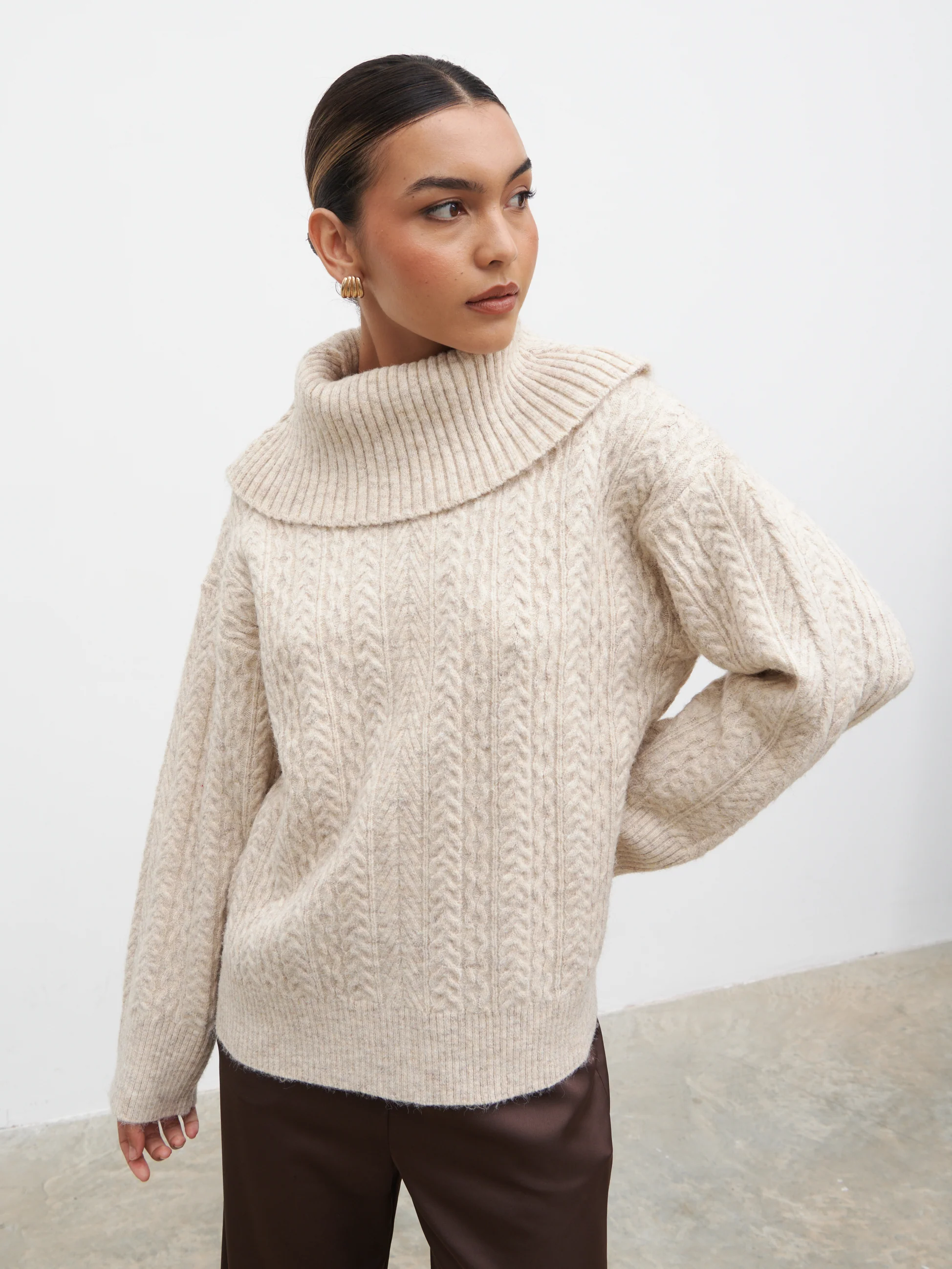Blossom Cable Knit Exaggerated Roll Neck Jumper - Light Beige - Image 3