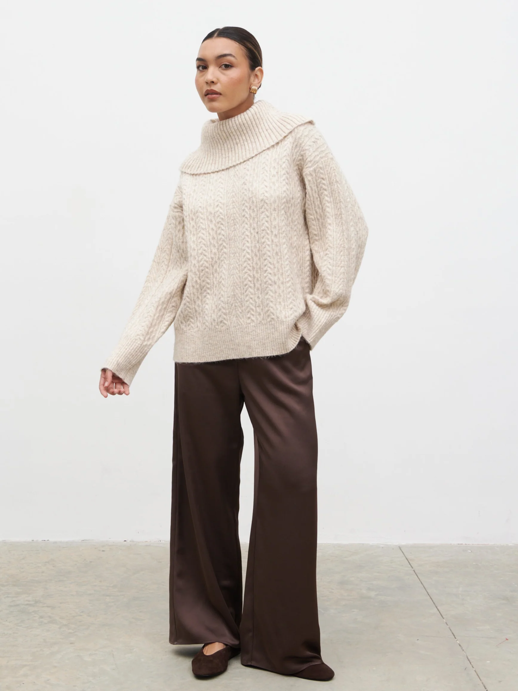 Blossom Cable Knit Exaggerated Roll Neck Jumper - Light Beige - Image 4