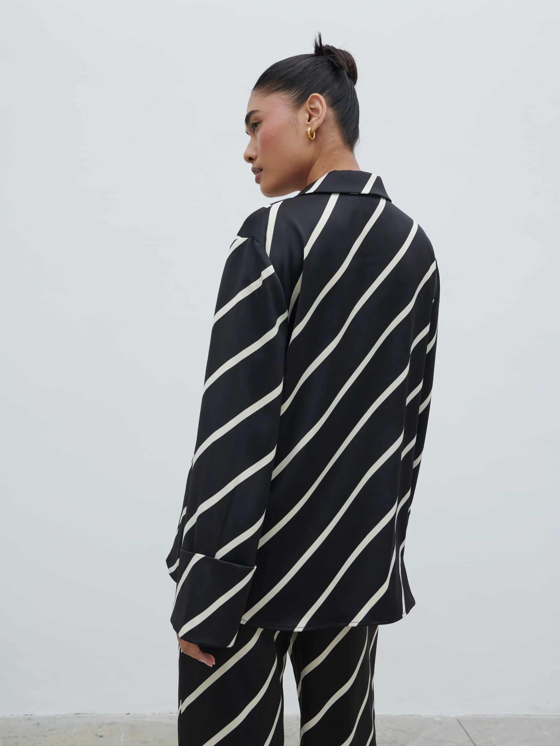 Bobbi Relaxed Shirt - Black Asymmetric Stripe - Image 7