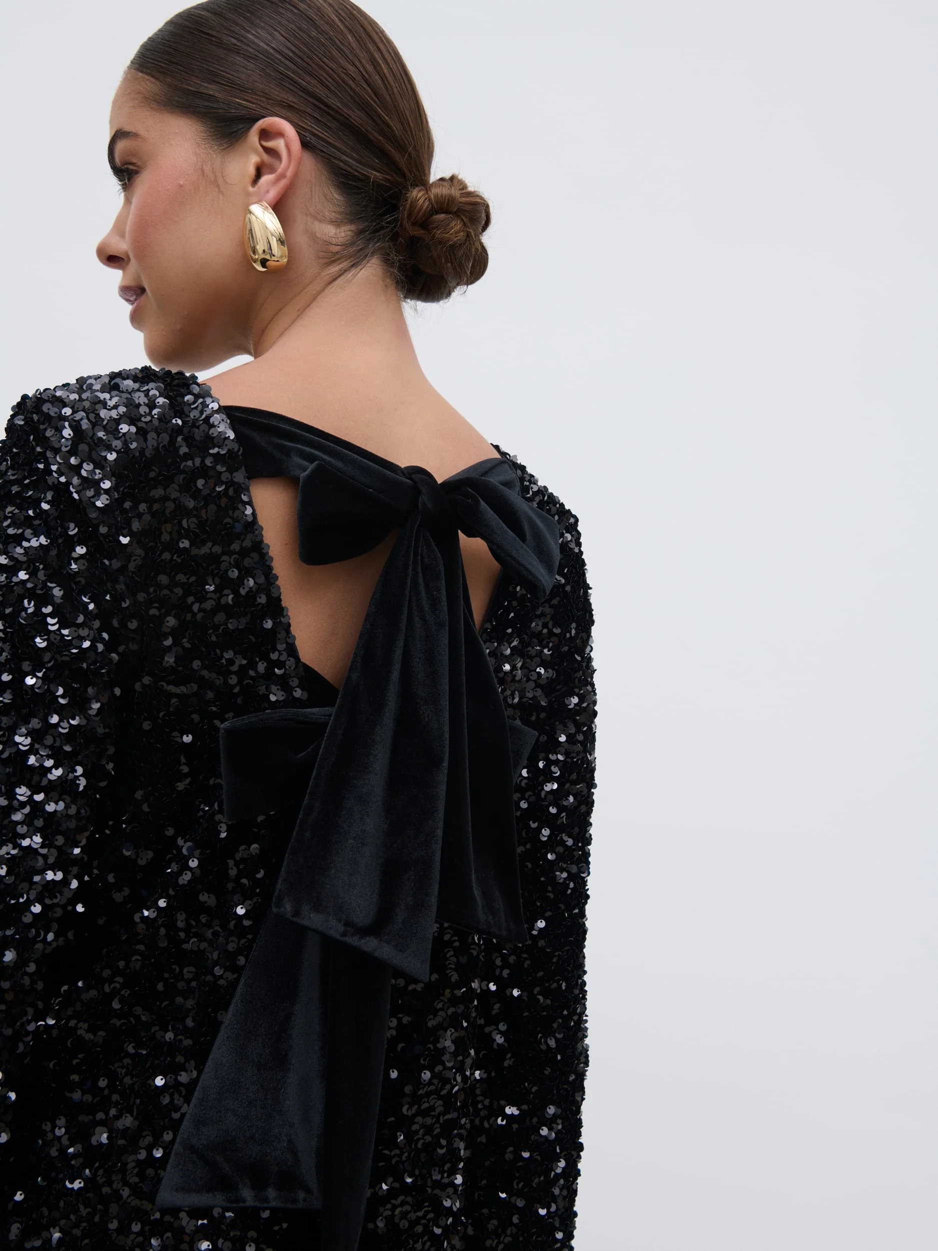 Bow Sequin Shift Dress - Black - Image 5