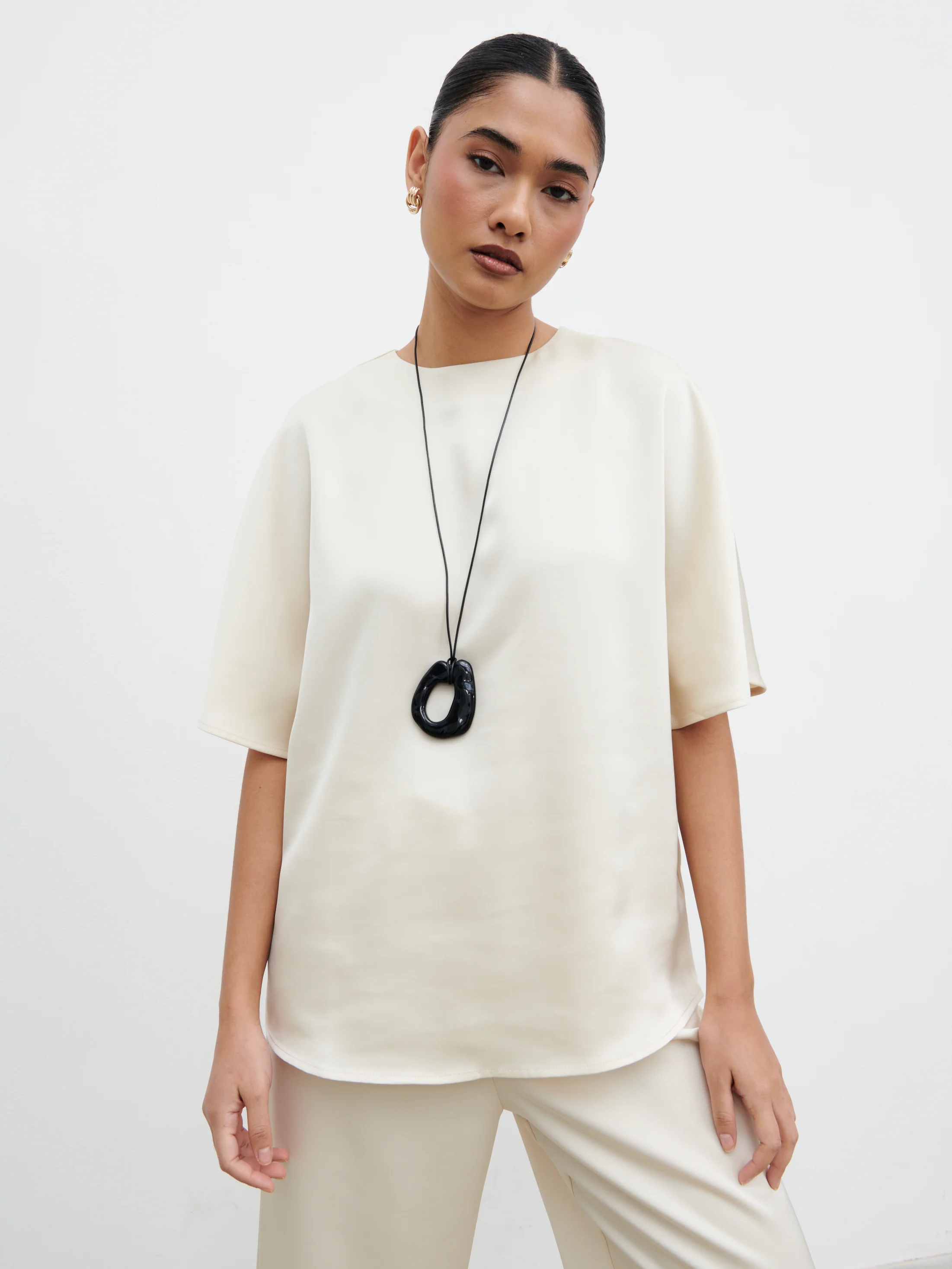 Breya Boxy Satin T-shirt - Oyster - Image 3