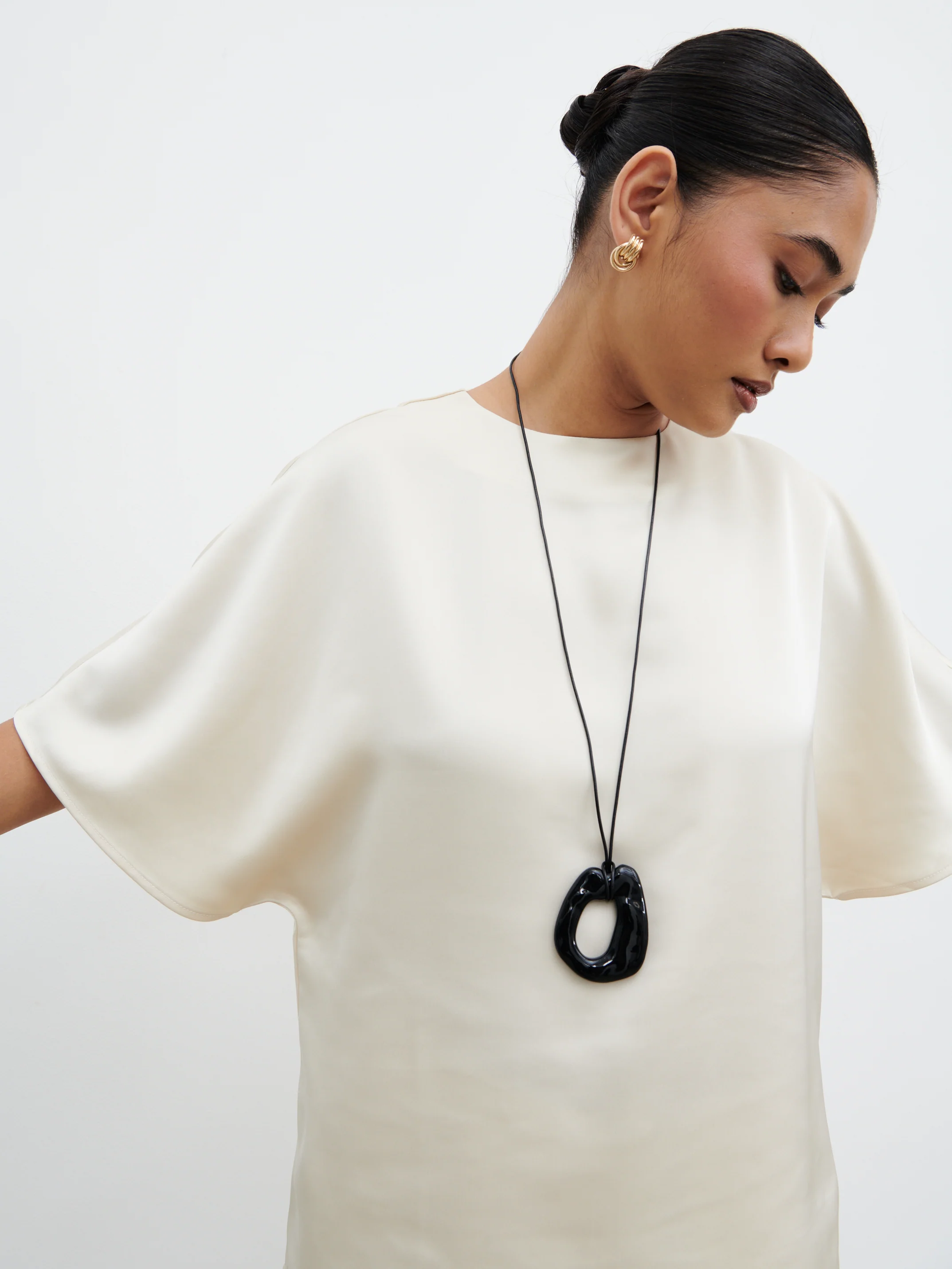 Breya Boxy Satin T-shirt - Oyster - Image 5