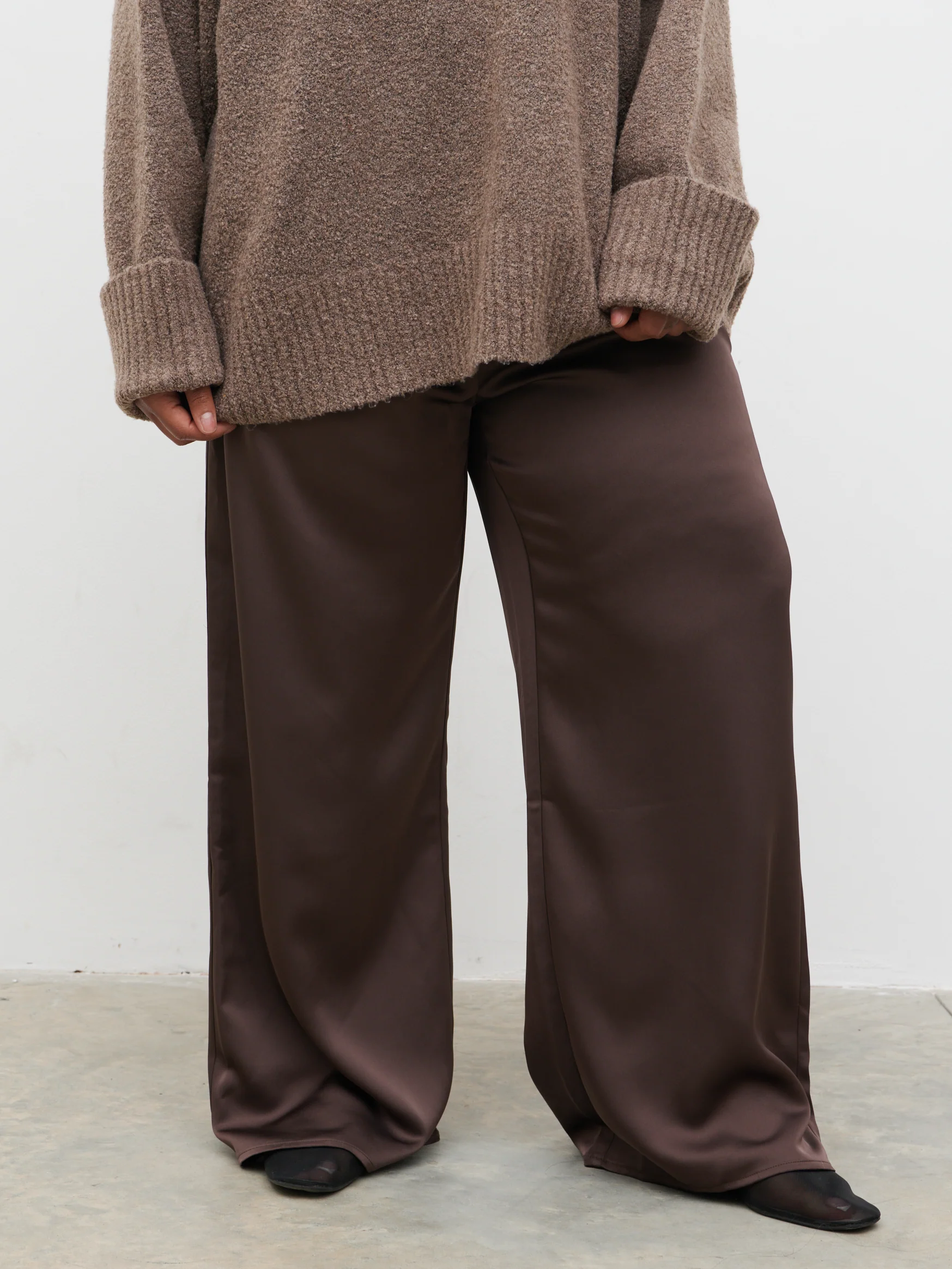 Breya Satin Drawstring Trousers Curve - Chocolate Brown - Image 3