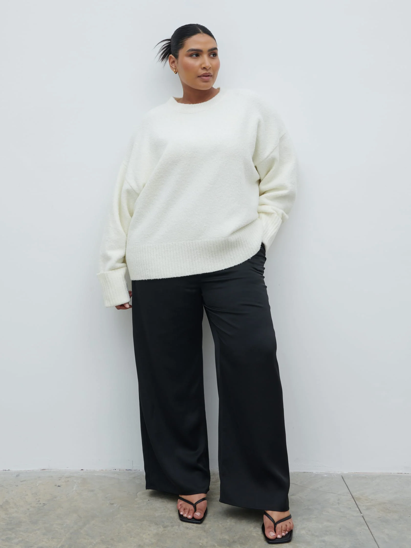 Breya Satin Drawstring Trousers Curve - Black - Image 3