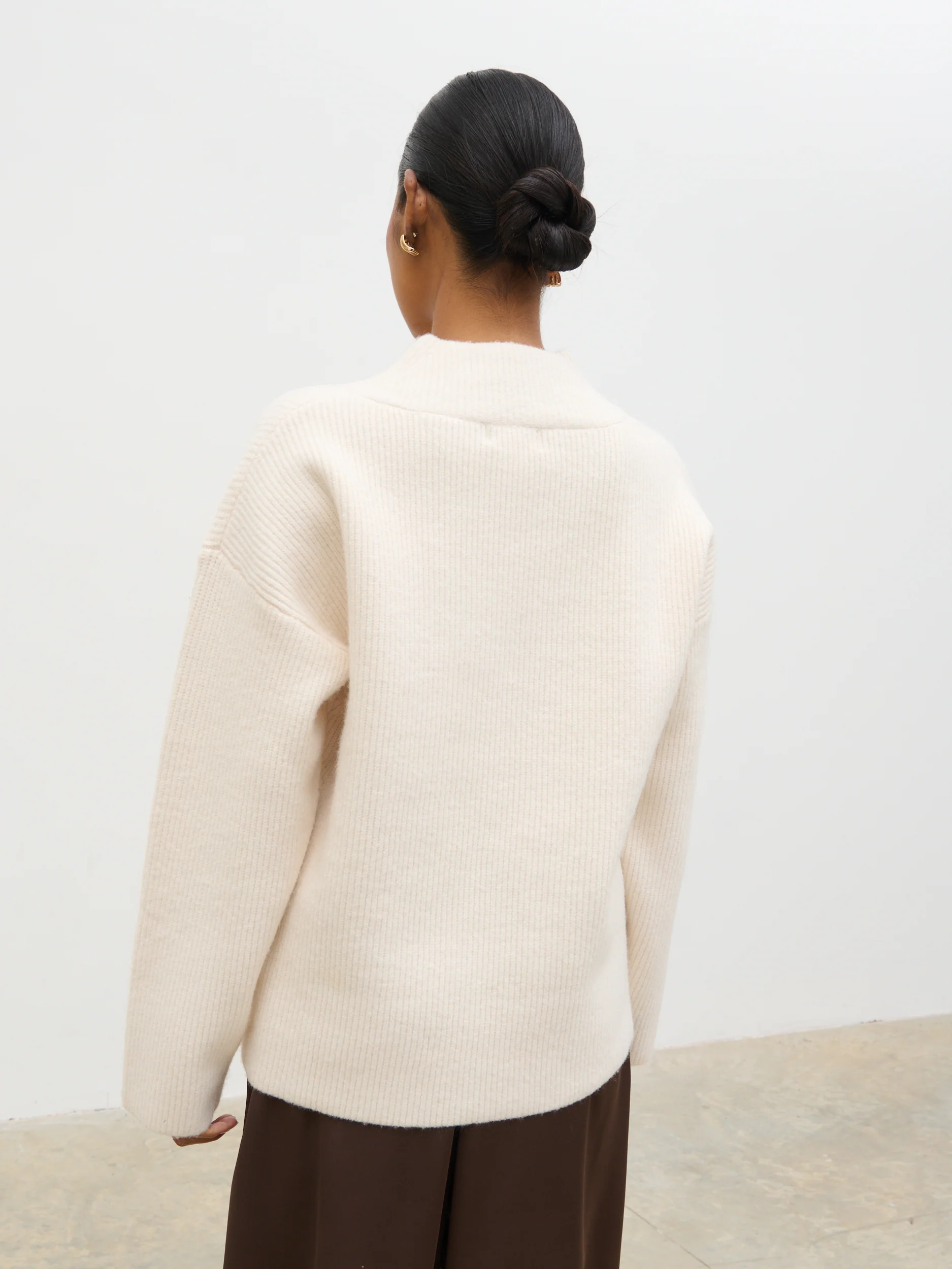 Briana Chunky V-Neck Knit Jumper - Cream - Image 6