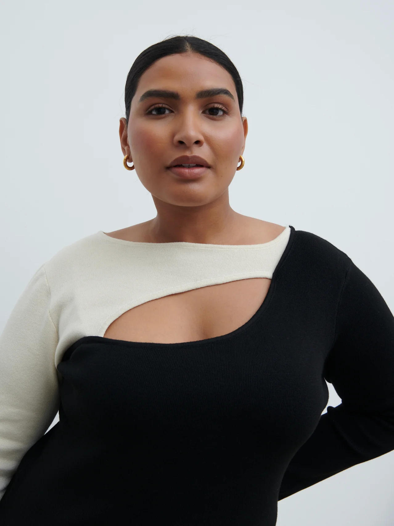 Brogan Contrast Knit Top Curve - Black and Cream - Image 3