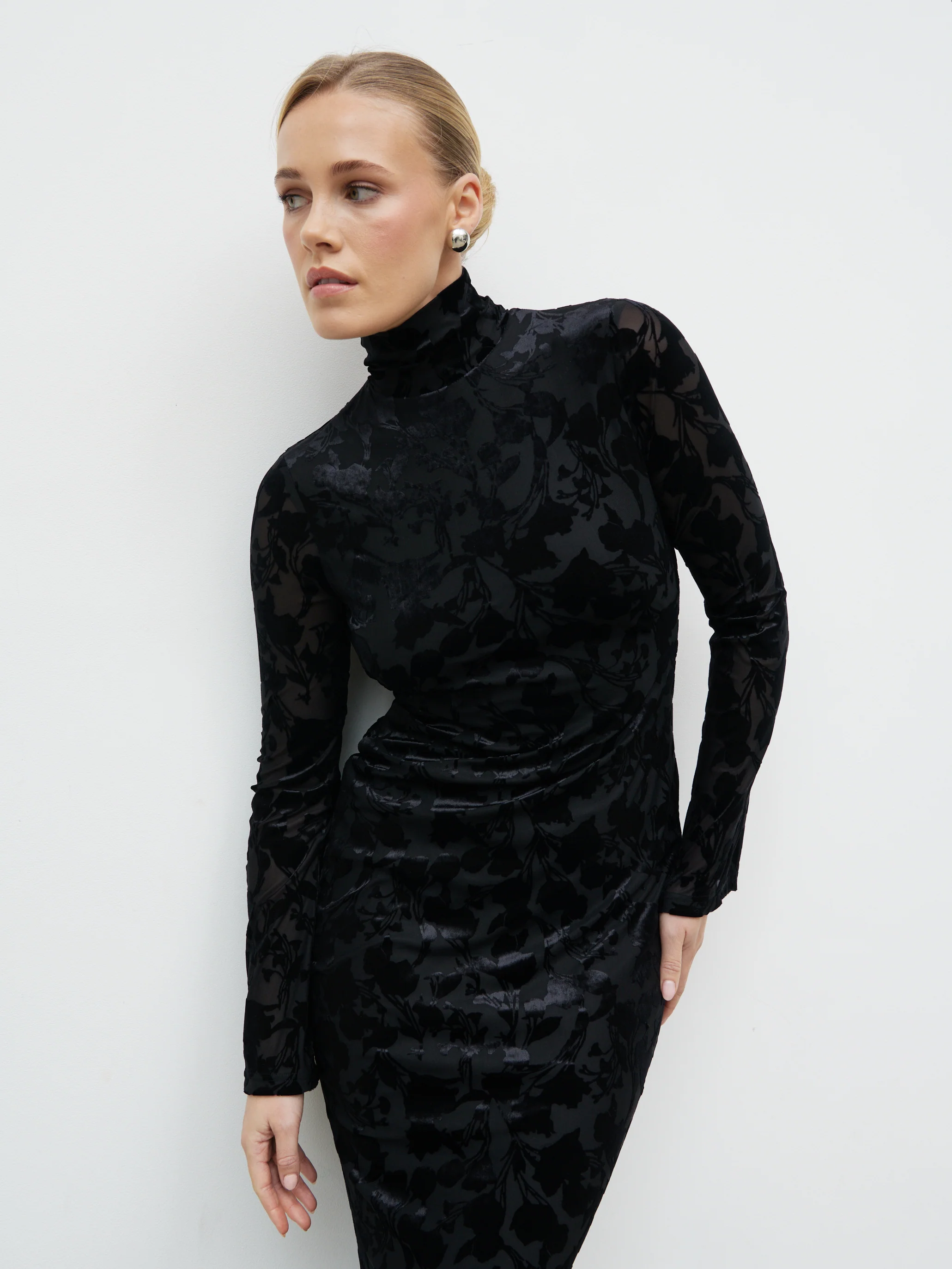 Caitlin Flocked Backless Maxi Dress - Black - Image 5
