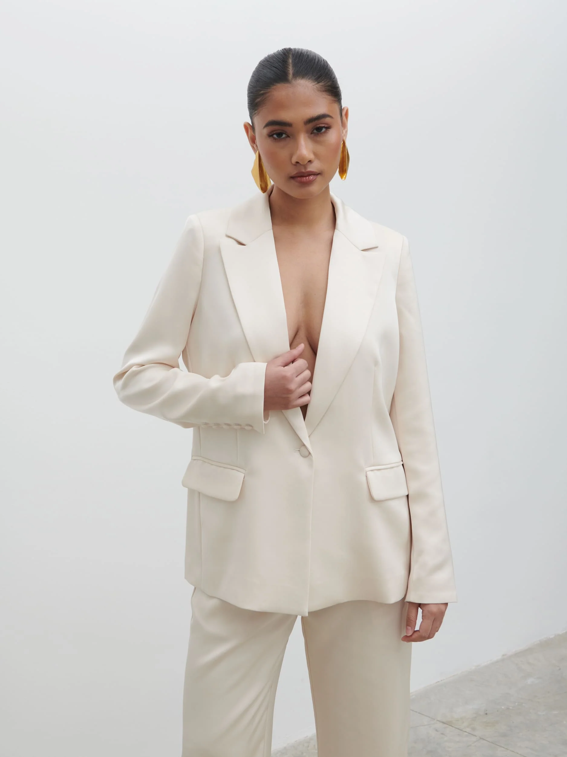 Callie Satin Suit Jacket - Ivory - Image 4
