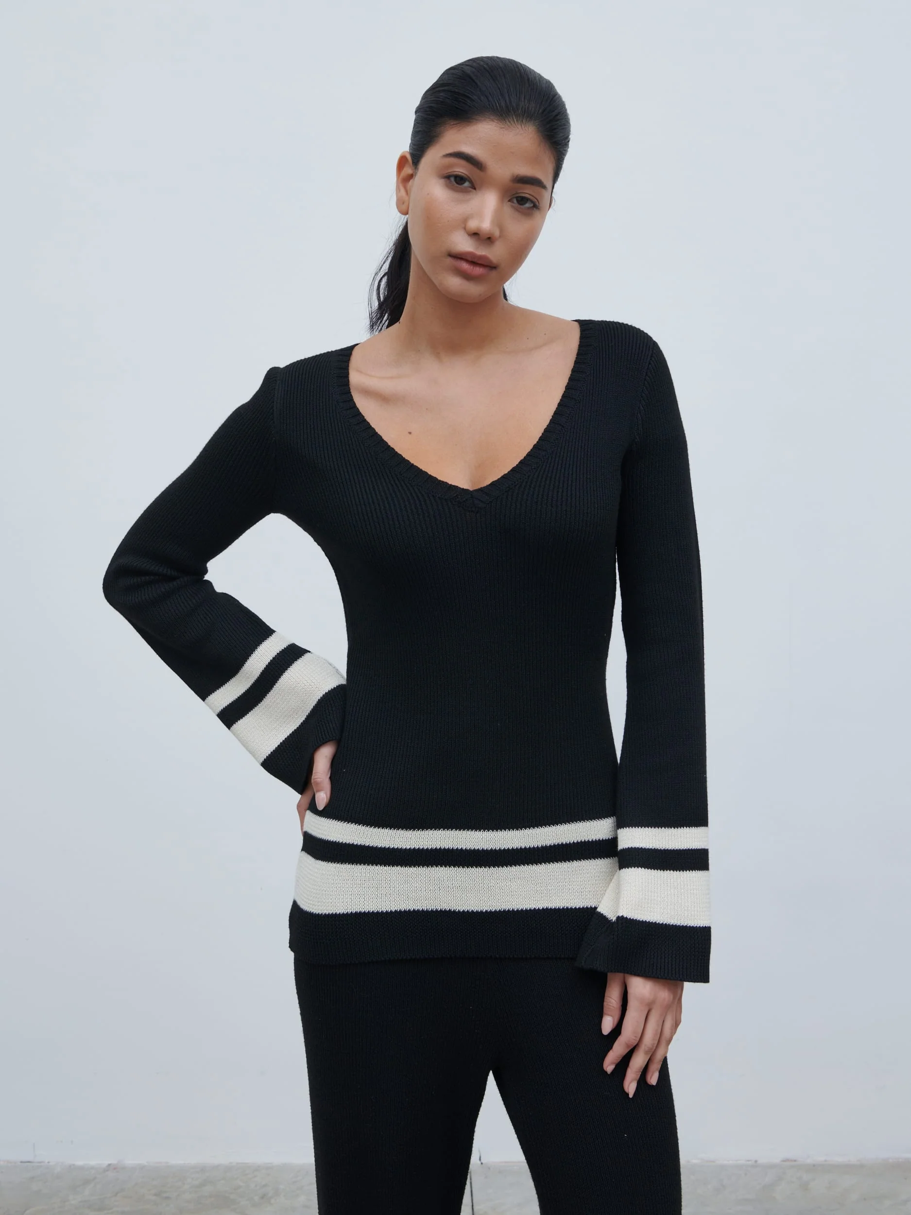 Cassie V Neck Contrast Knit Jumper - Black and Cream - Image 2