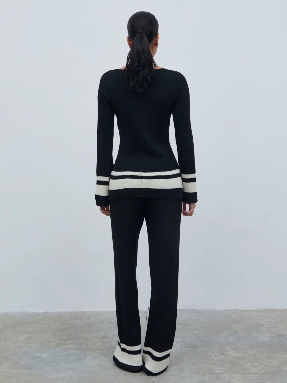Cassie V Neck Contrast Knit Jumper - Black and Cream - Image 5