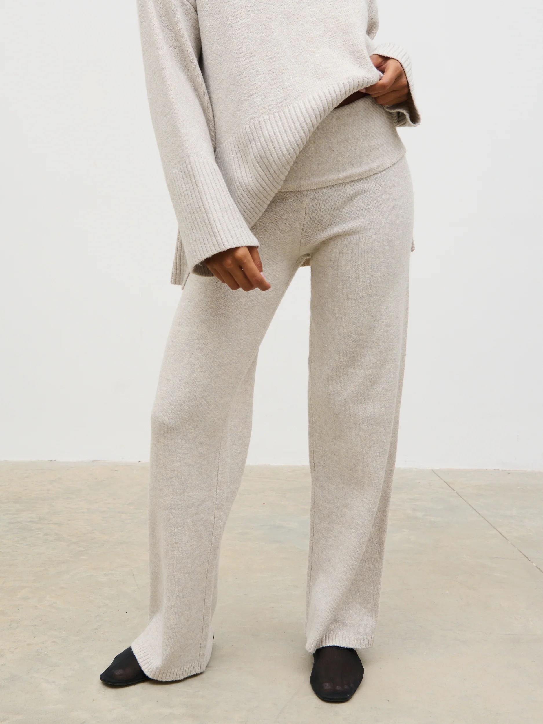 Chelsea Knit Trousers with Folded Waistband - Beige - Image 4