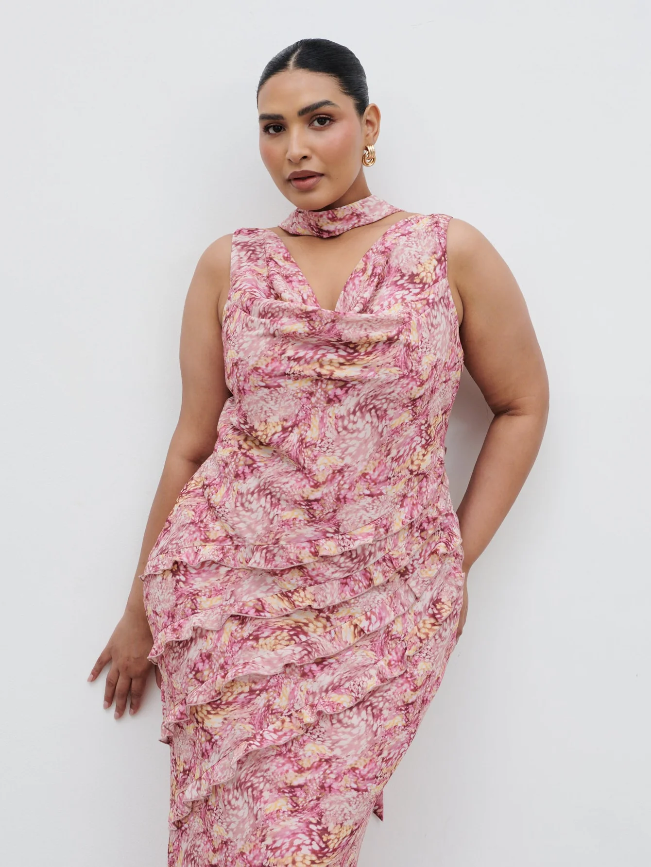 Constance Scarf Ruffle Maxi Dress Curve - Berry Multi Abstract - Image 3
