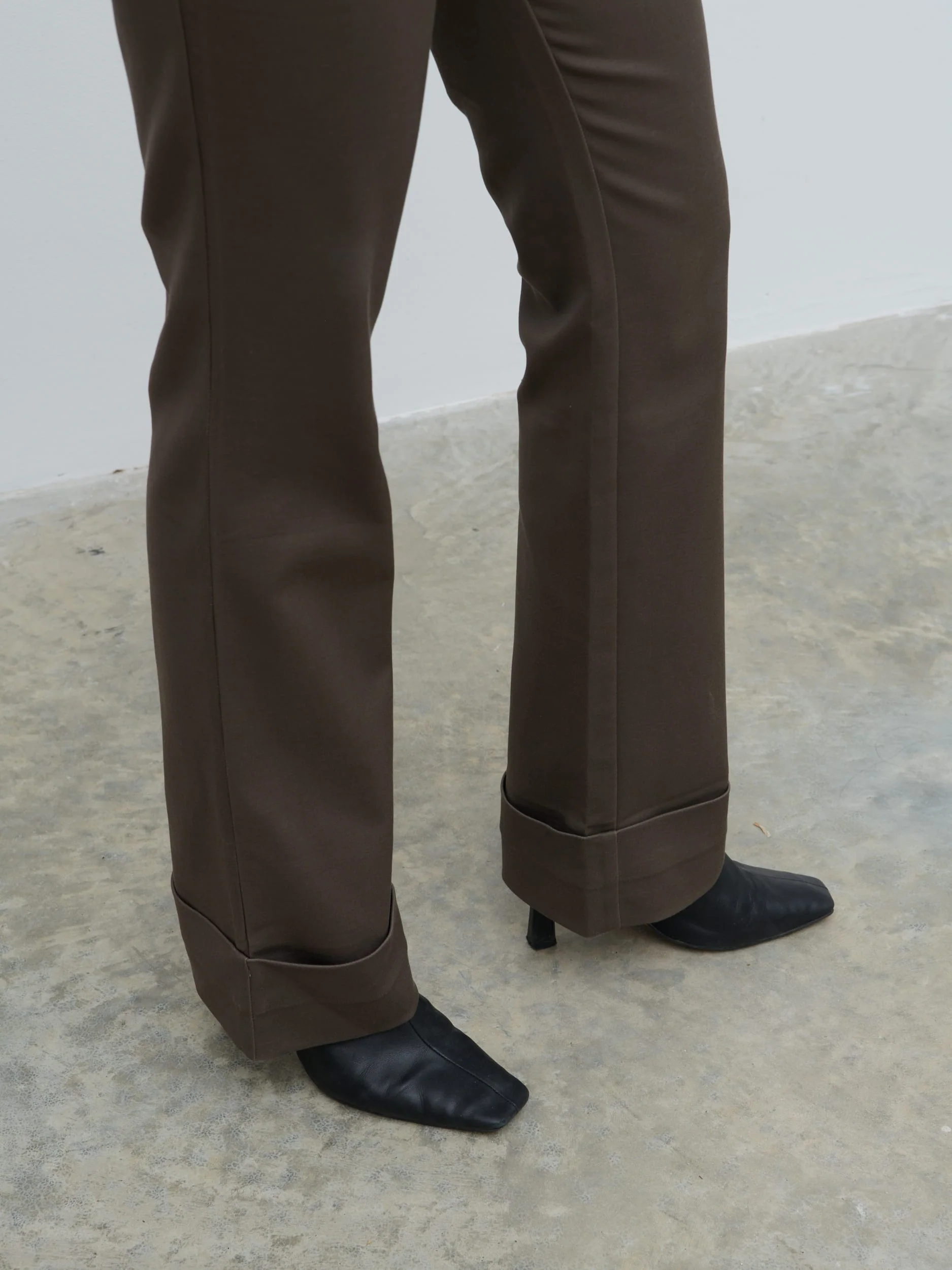 Eddie Turn Up Trousers - Khaki Brown - Image 3