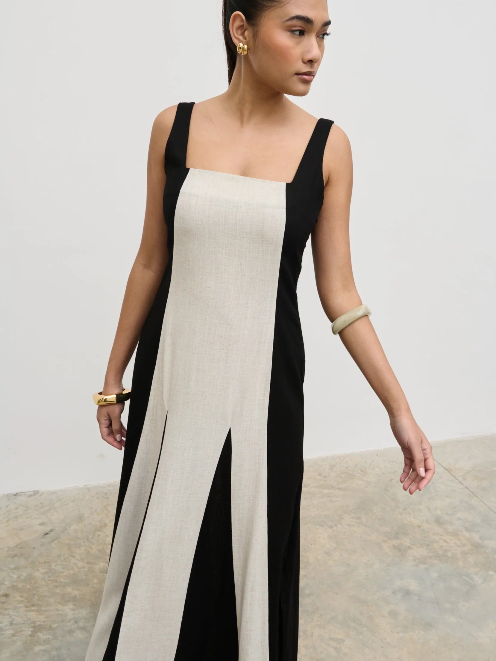 Ella Square Neck Contrast Maxi Dress - Natural and Black - Image 4