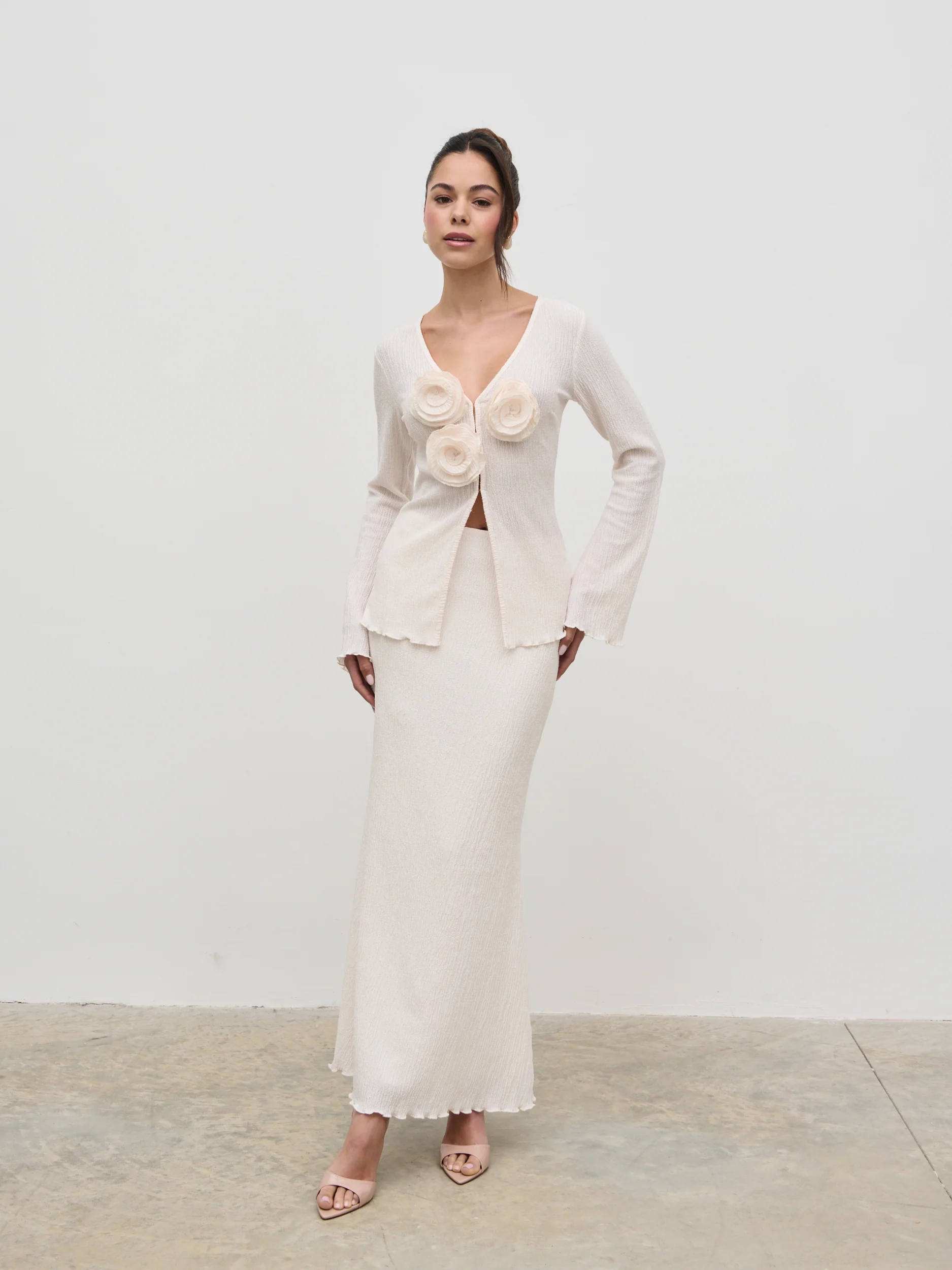 Evalina Crinkle Corsage Detail Top - Cream - Image 6