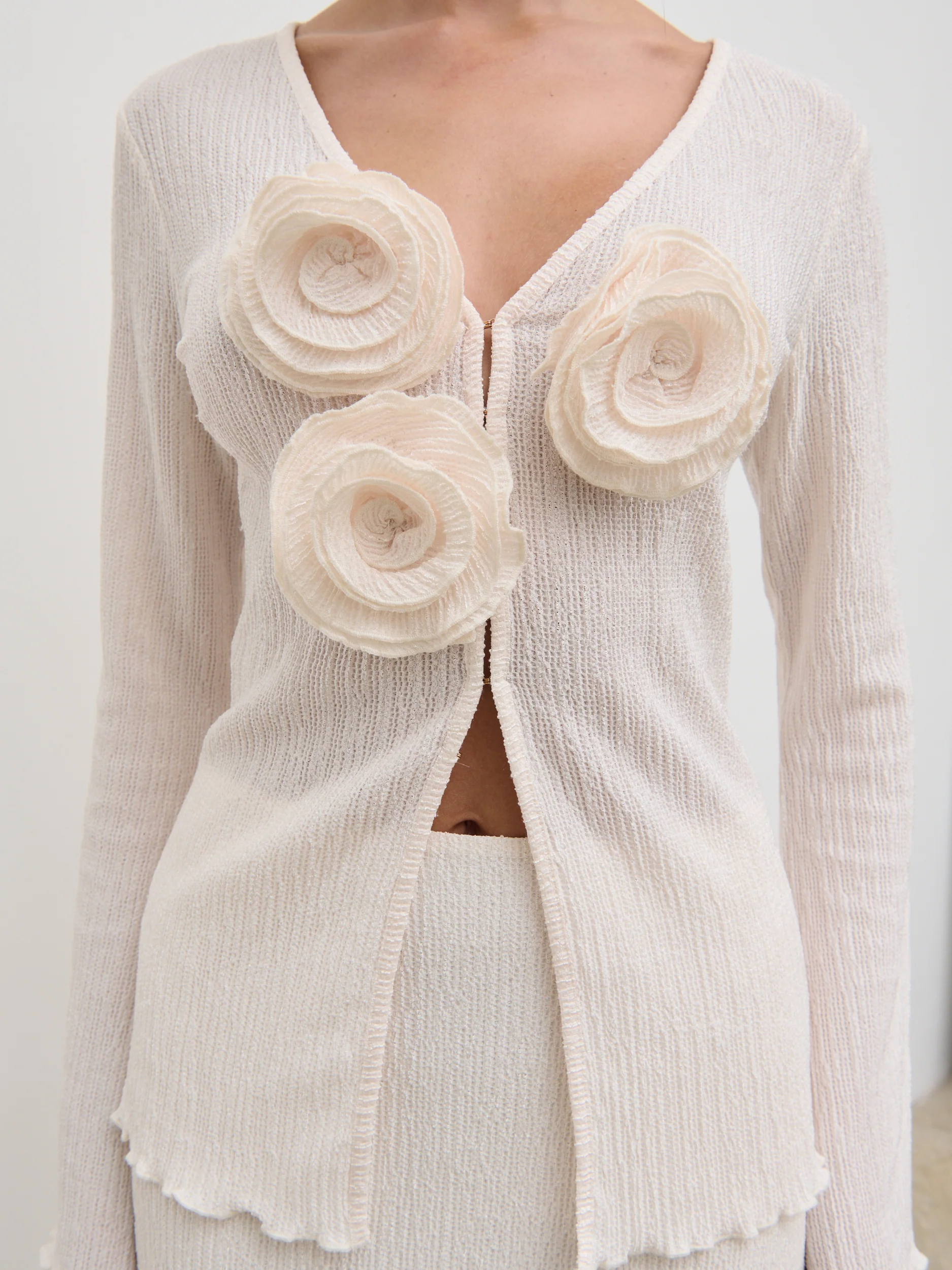 Evalina Crinkle Corsage Detail Top - Cream - Image 7