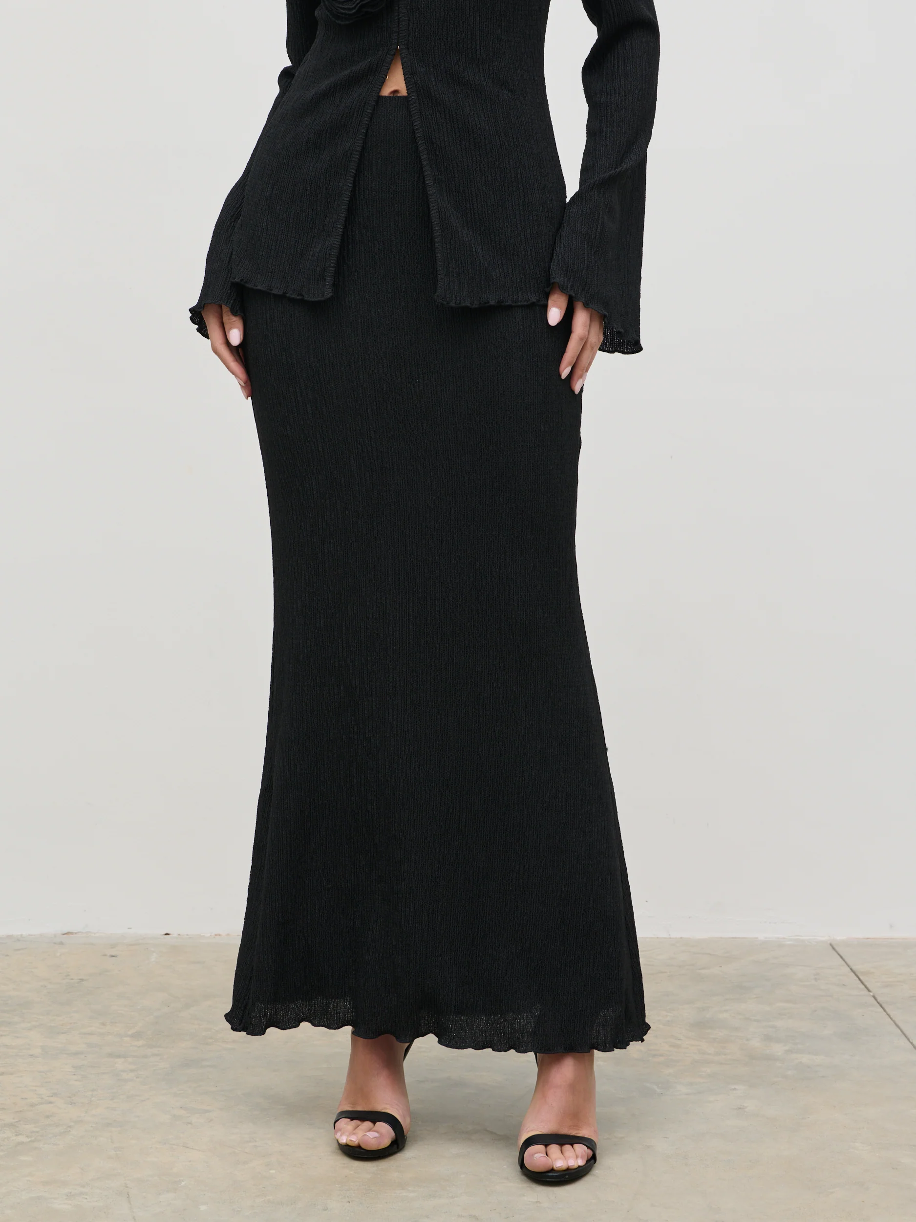 Evalina Crinkle Maxi Skirt - Black - Image 4