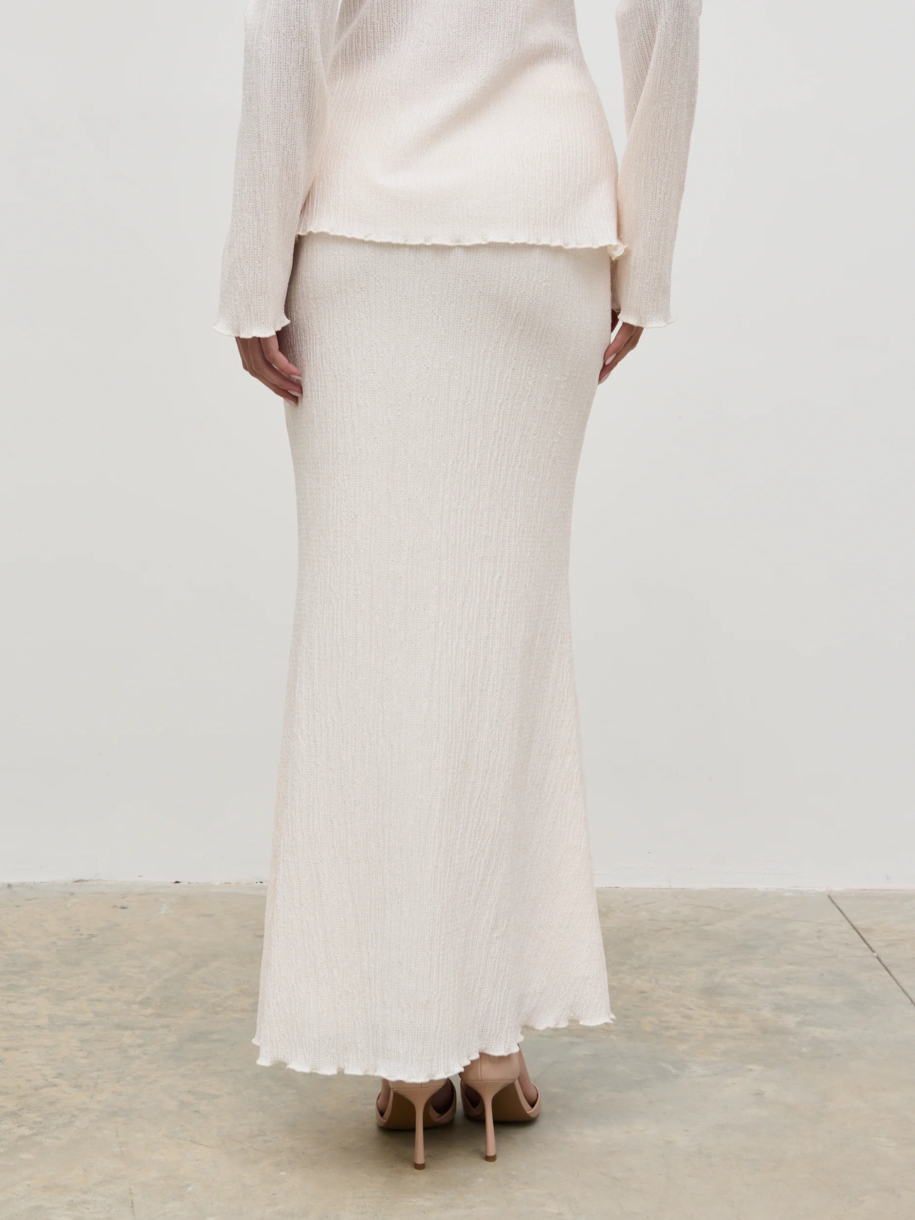 Evalina Crinkle Maxi Skirt - Cream - Image 4