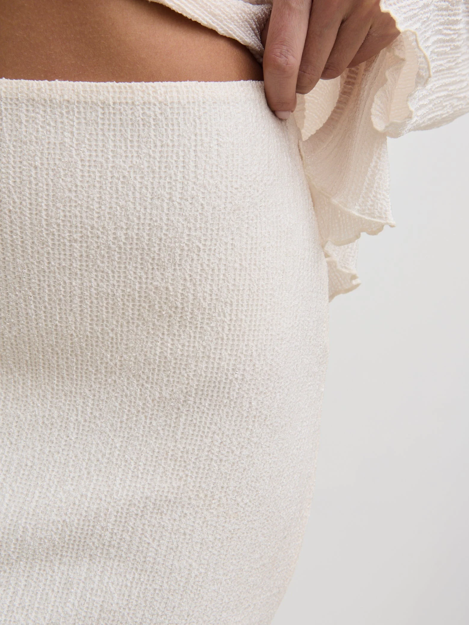 Evalina Crinkle Maxi Skirt - Cream - Image 5