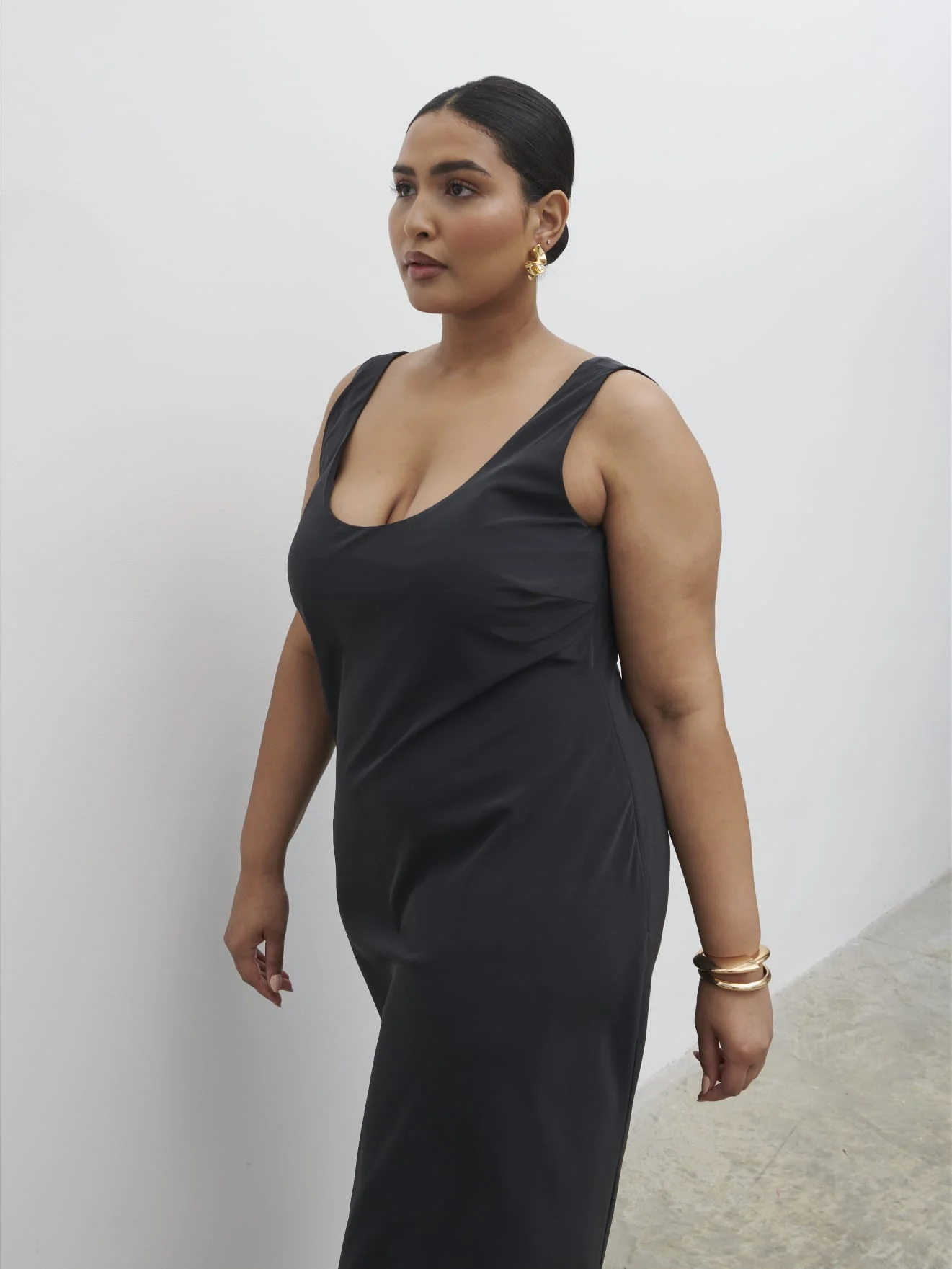 Evelyn Satin Slip Midaxi Dress Curve - Black - Image 2