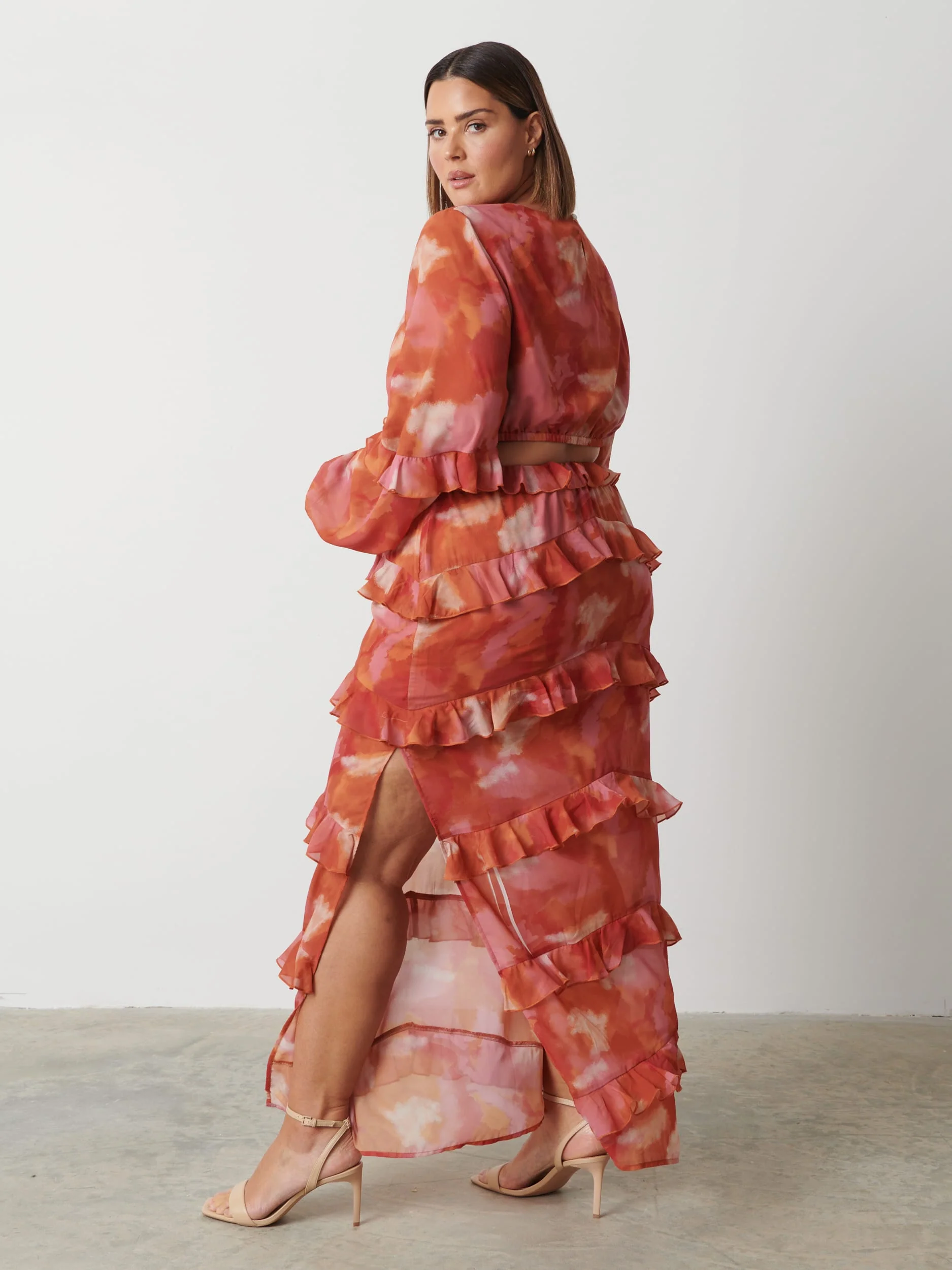 Evie Ruffle Maxi Dress Curve - Abstract Watercolour - Image 3