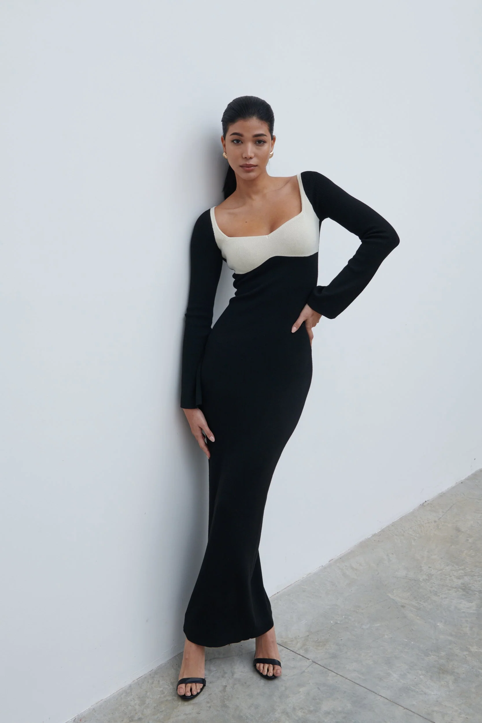 Freya Contrast Knit Maxi Dress - Black and Cream - Image 5
