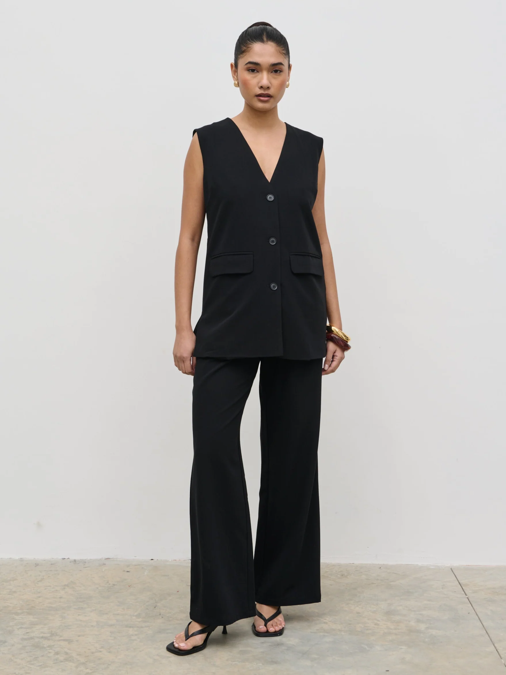 Harlee Sleeveless Waistcoat - Black - Image 4