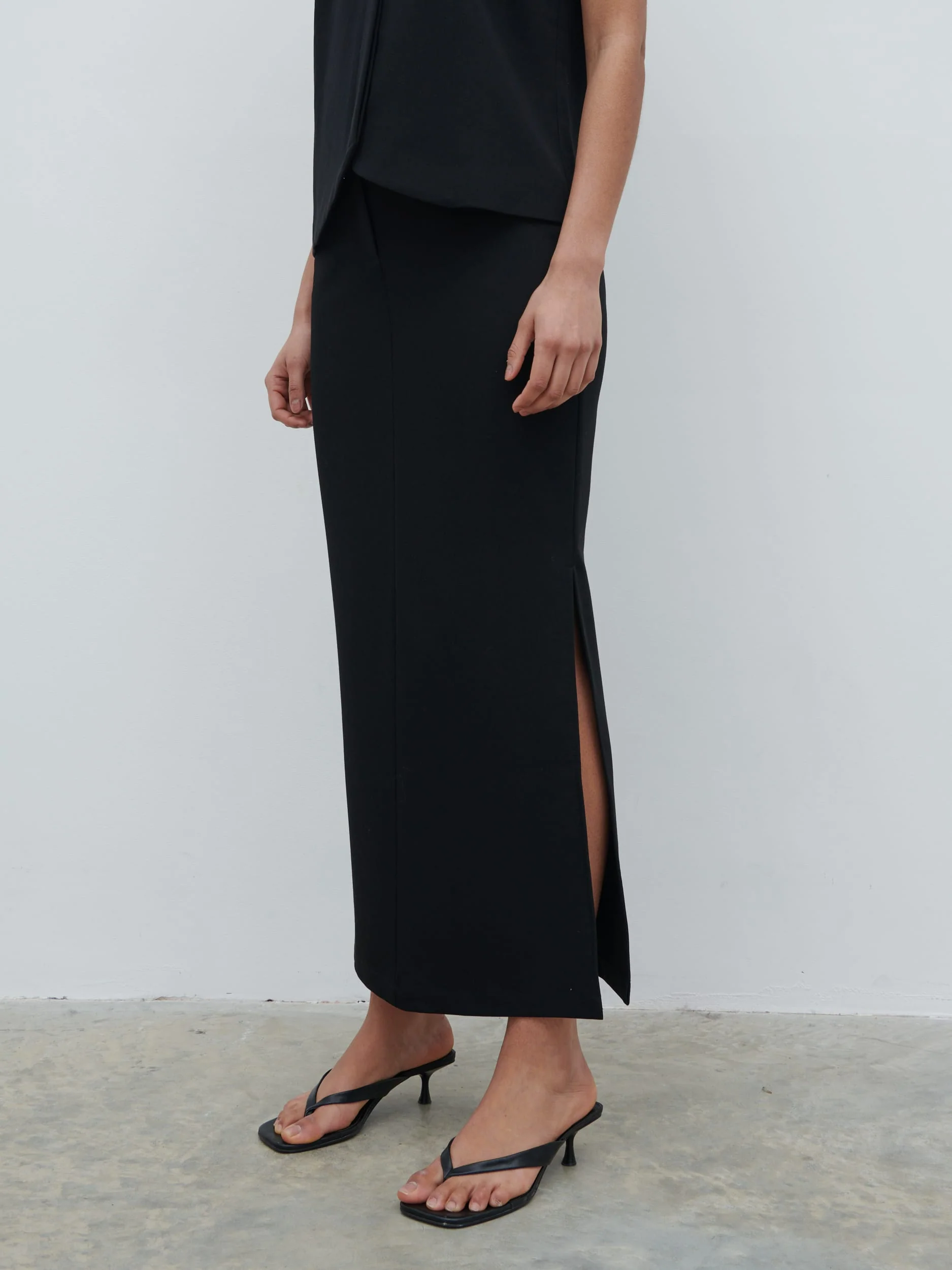 Harlee Tailored Midaxi Skirt - Black - Image 3