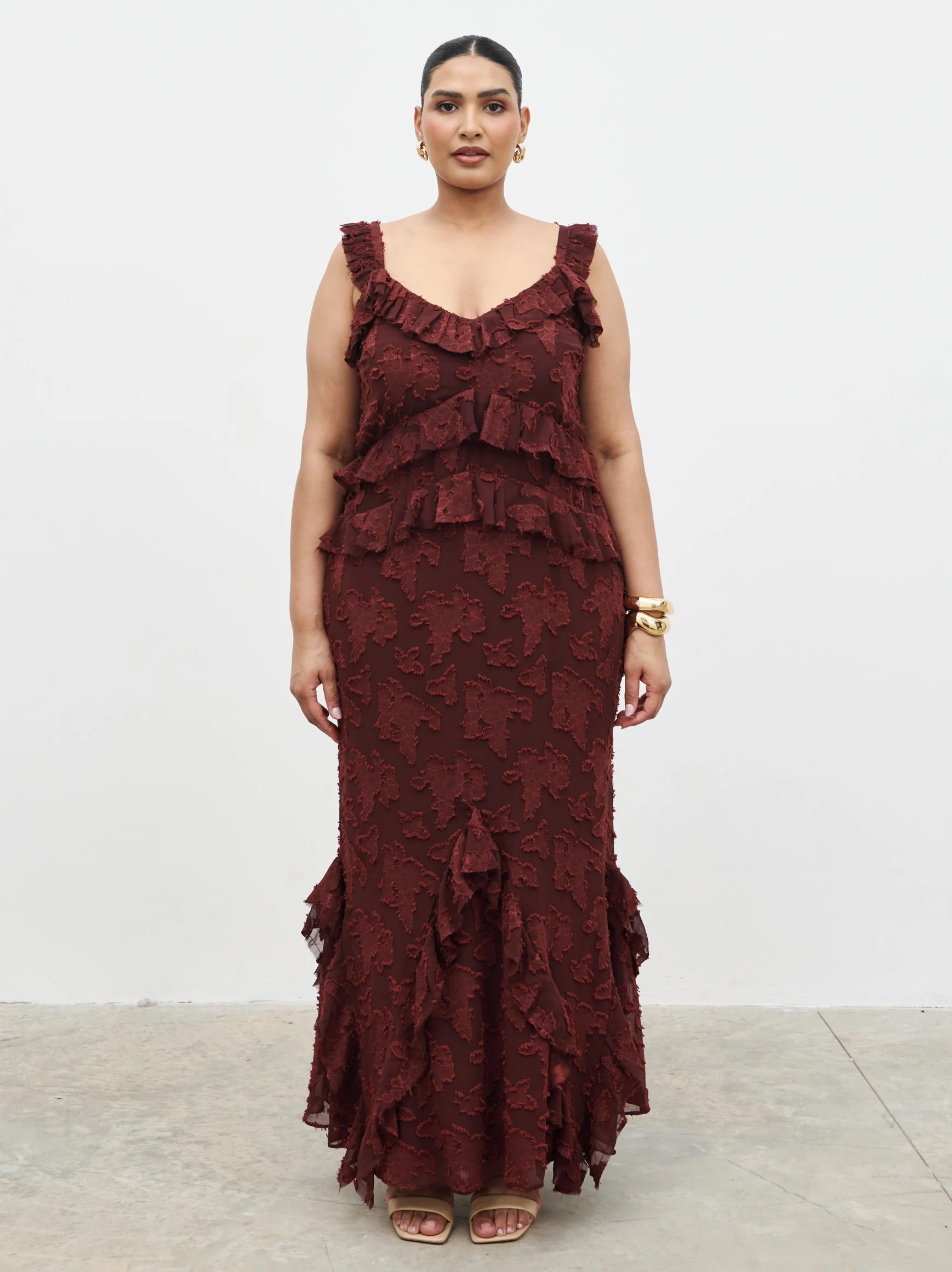 Helena Ruffle Jacquard Maxi Dress Curve - Mahogony - Image 6
